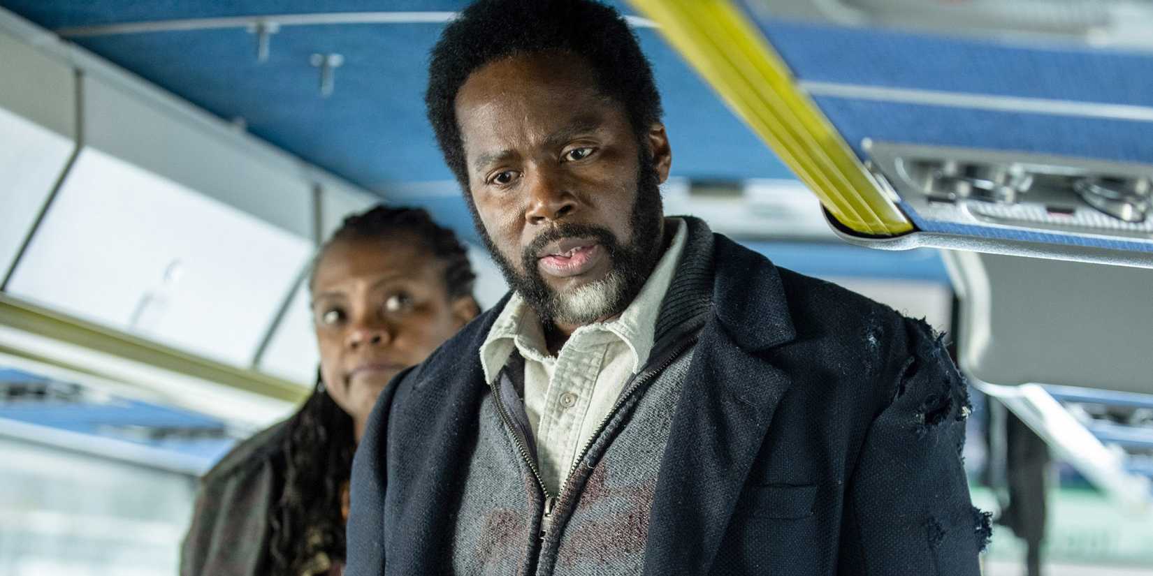 Harold Perrineau on a subway car