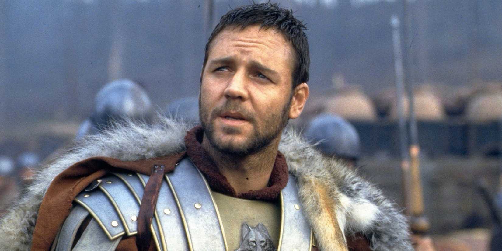 Russell Crowe as Maximus preparing for battle during an early scene in Gladiator (2000)