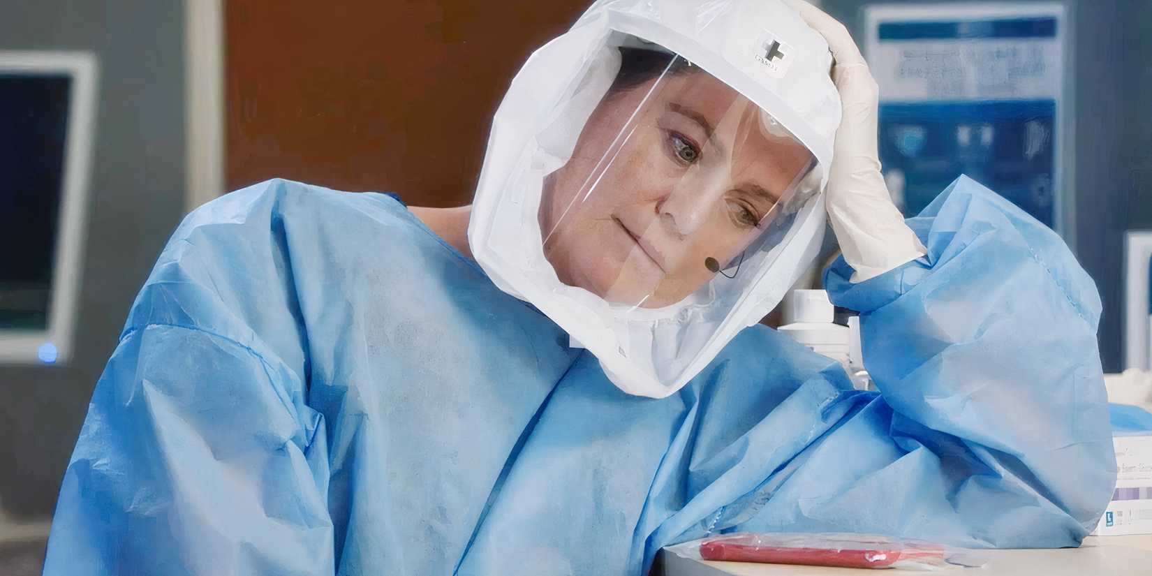 Ellen Pompeo as an exhausted Meredith Grey in Grey's Anatomy Season 17