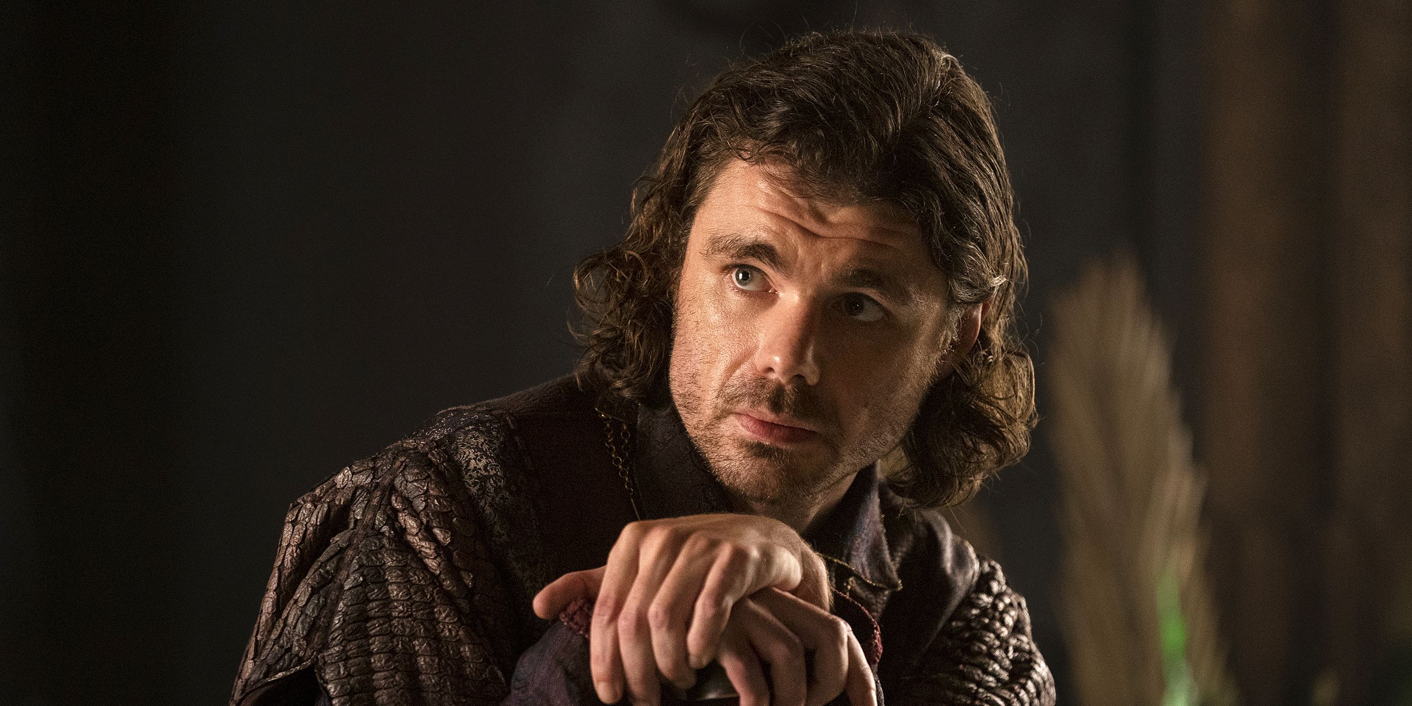 Matthew Needham with his hands folded in 'House of the Dragon'