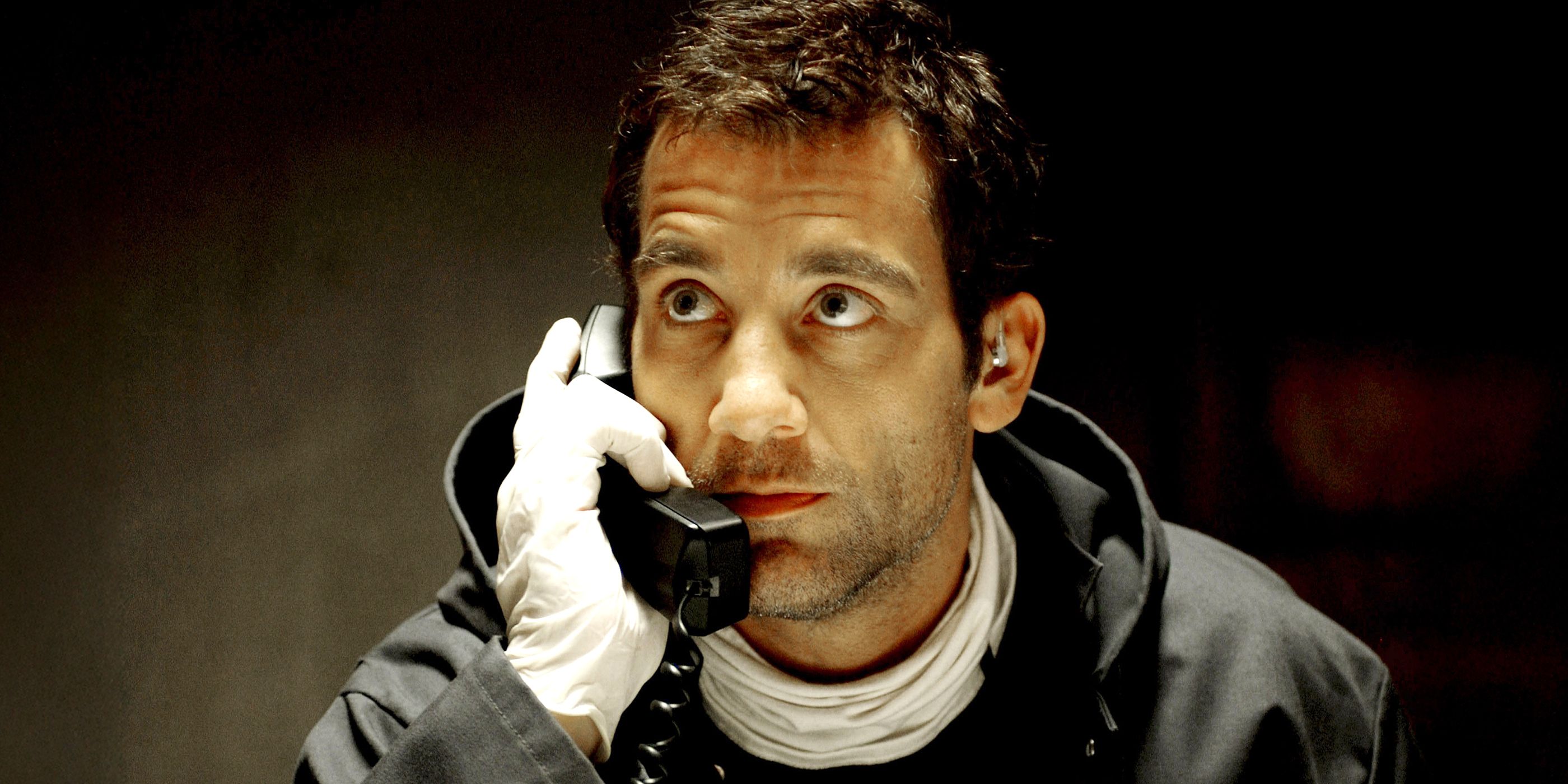 Clive Owen on the phone in Inside Man