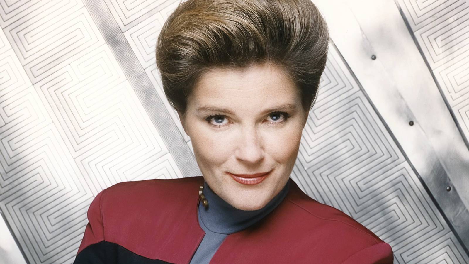 ’Star Trek: Voyager’s Captain Janeway Shuts Down Trolls in Defense of ...