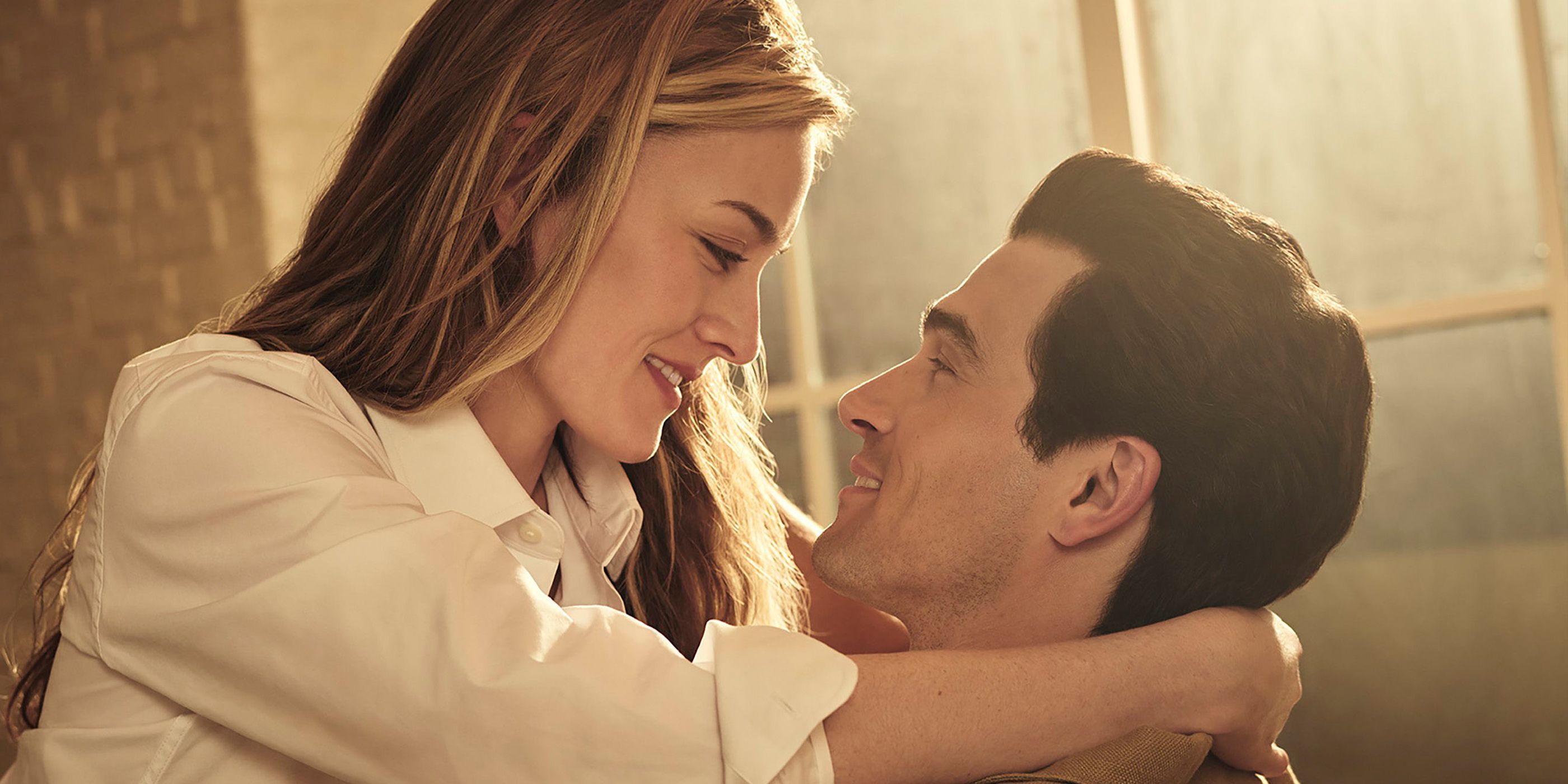 Sarah Pidgeon as Carolyn Bessette and Paul Anthony Kelly as John F. Kennedy Jr. in Love Story