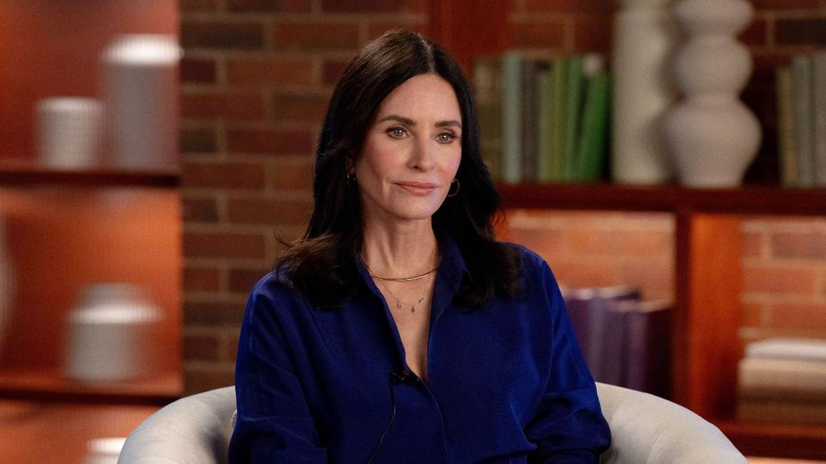 In Between 7 ‘Scream’ Movies, Courteney Cox Starred in This 89% RT Cult Classic Comedy
