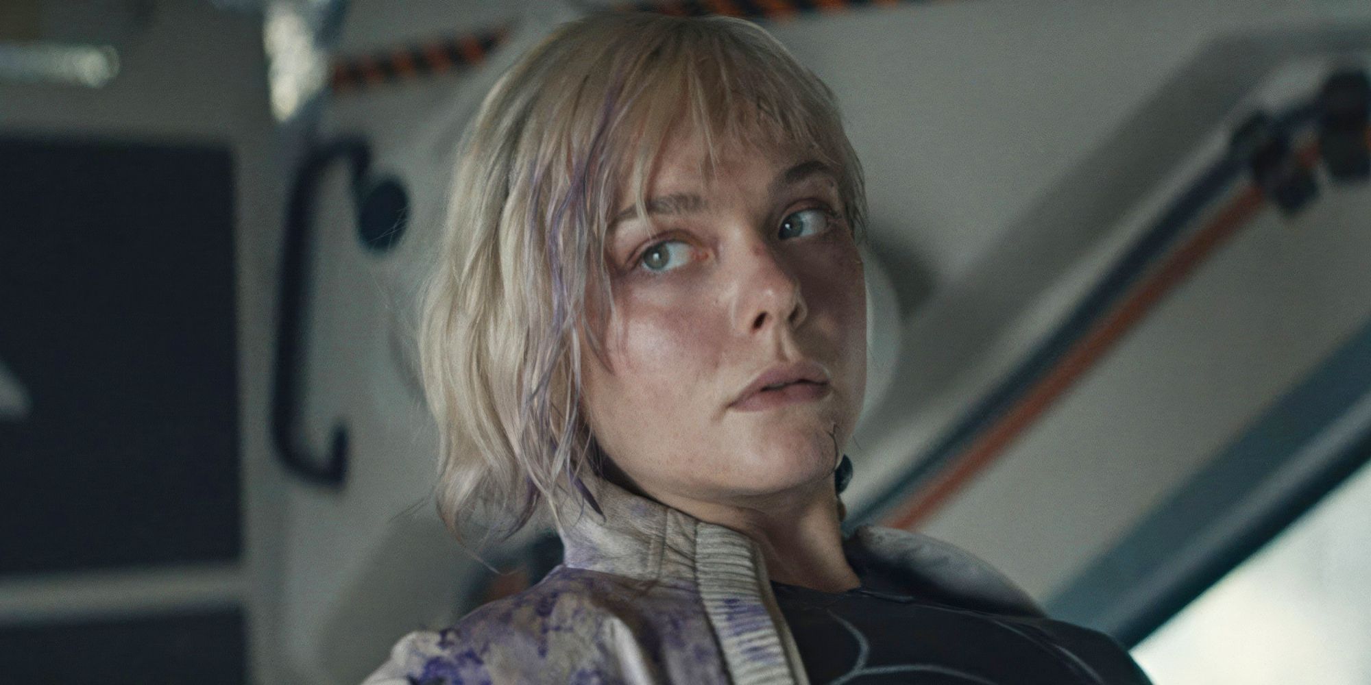 Elle Fanning in Predator: Badlands
