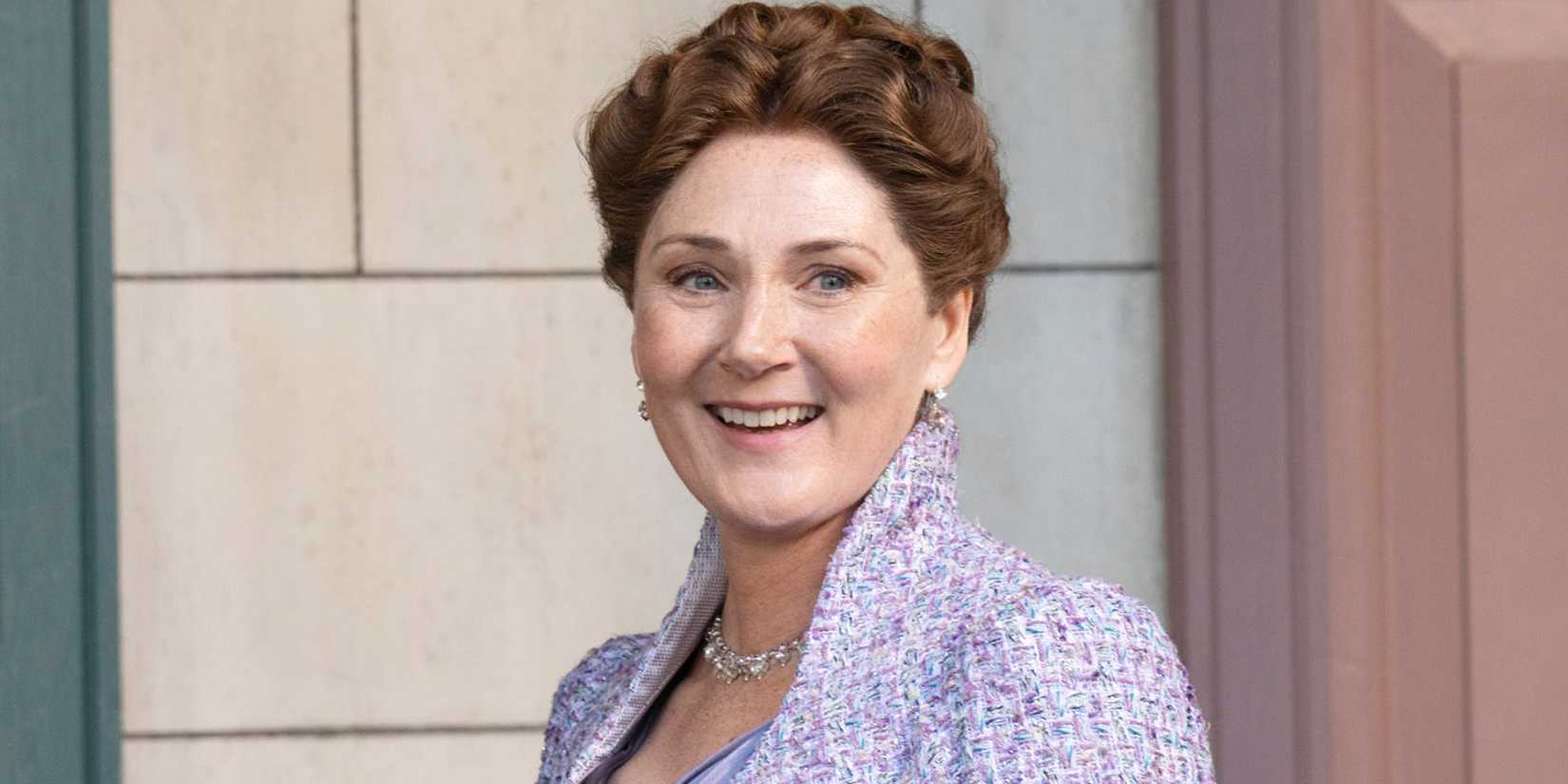 Ruth Gemmell as Violet Bridgerton in 'Bridgerton'