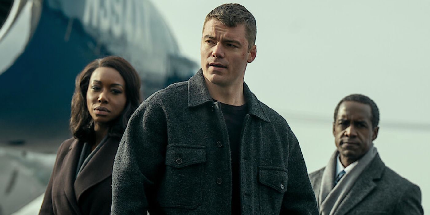 Gabriel Basso as Peter, Amanda Warren as Catherine and Albert Jones as Mosley in The Night Agent