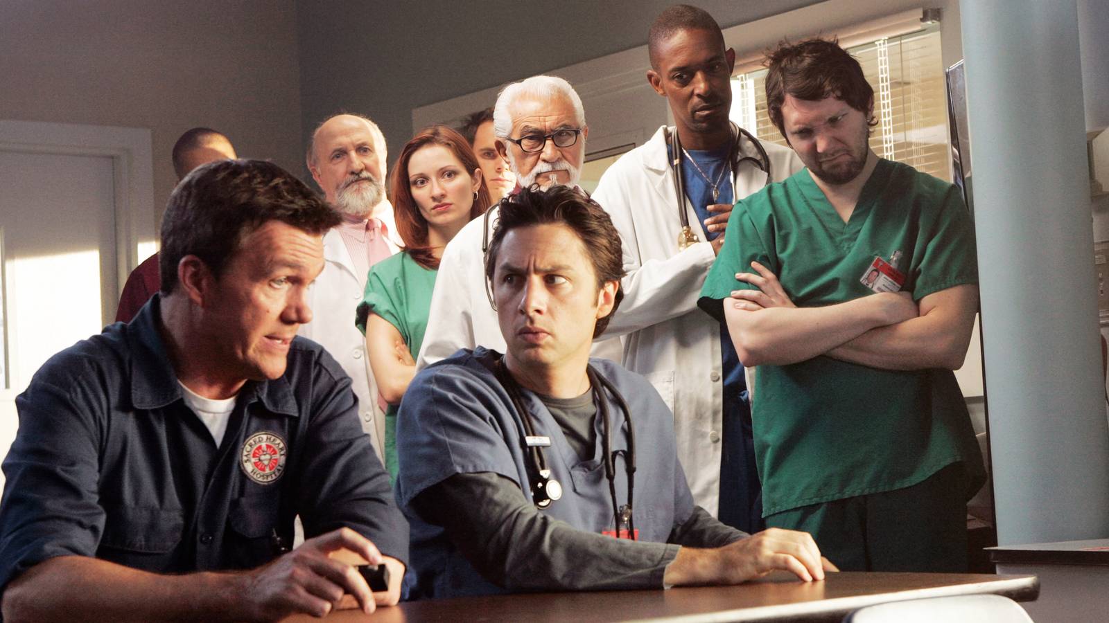 სერიალი „კლინიკა“ (Scrubs) მეათე სეზონით ბრუნდება: ვიცით, ვინ შემოუერთდება ვარსკვლავურ შემადგენლობას