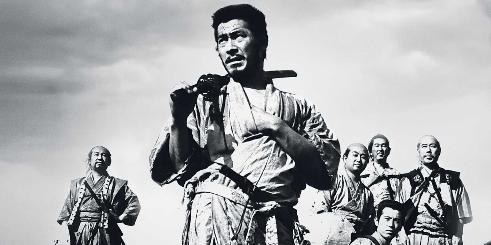 Toshirō Mifune posing with five of the samurai in Seven Samurai (1954)