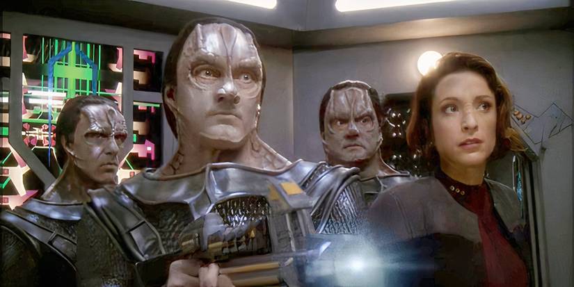 Damar, Garak, Rosik, and Kira Nerys looking ahead with concern in Star Trek: Deep Space Nine Season 7