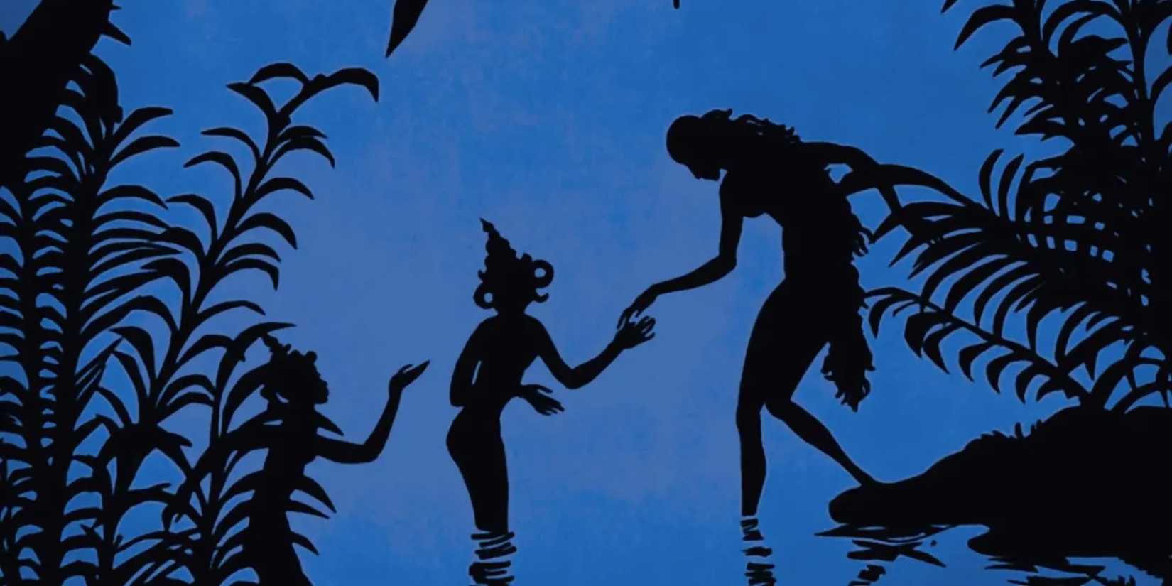 Pari Banu and her attendants enter a pool of water