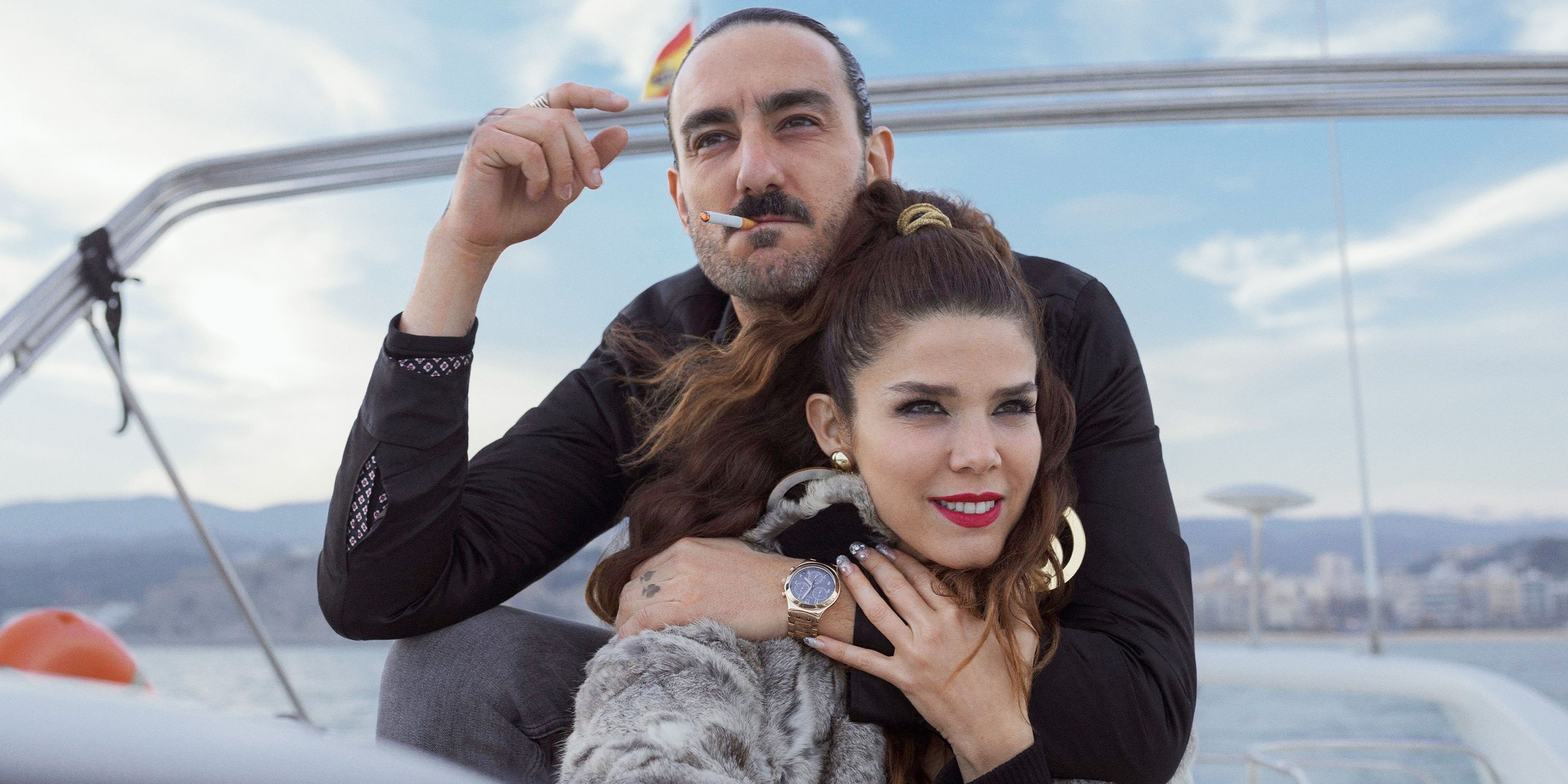 Miki Esparbé and Juana Acosta on a boat in The Innocent