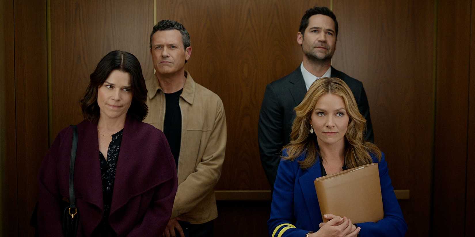 Manuel Garcia-Rulfo in an elevator with Neve Campbell, Becki Newton and Jason O'Mara in The Lincoln Lawyer