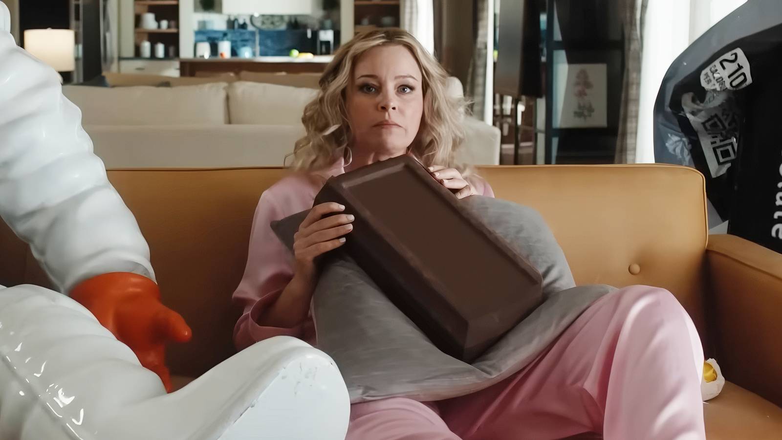 Elizabeth Banks Is Literally 1 Apple Tall in First Look at New Peacock Comedy Series [Exclusive]