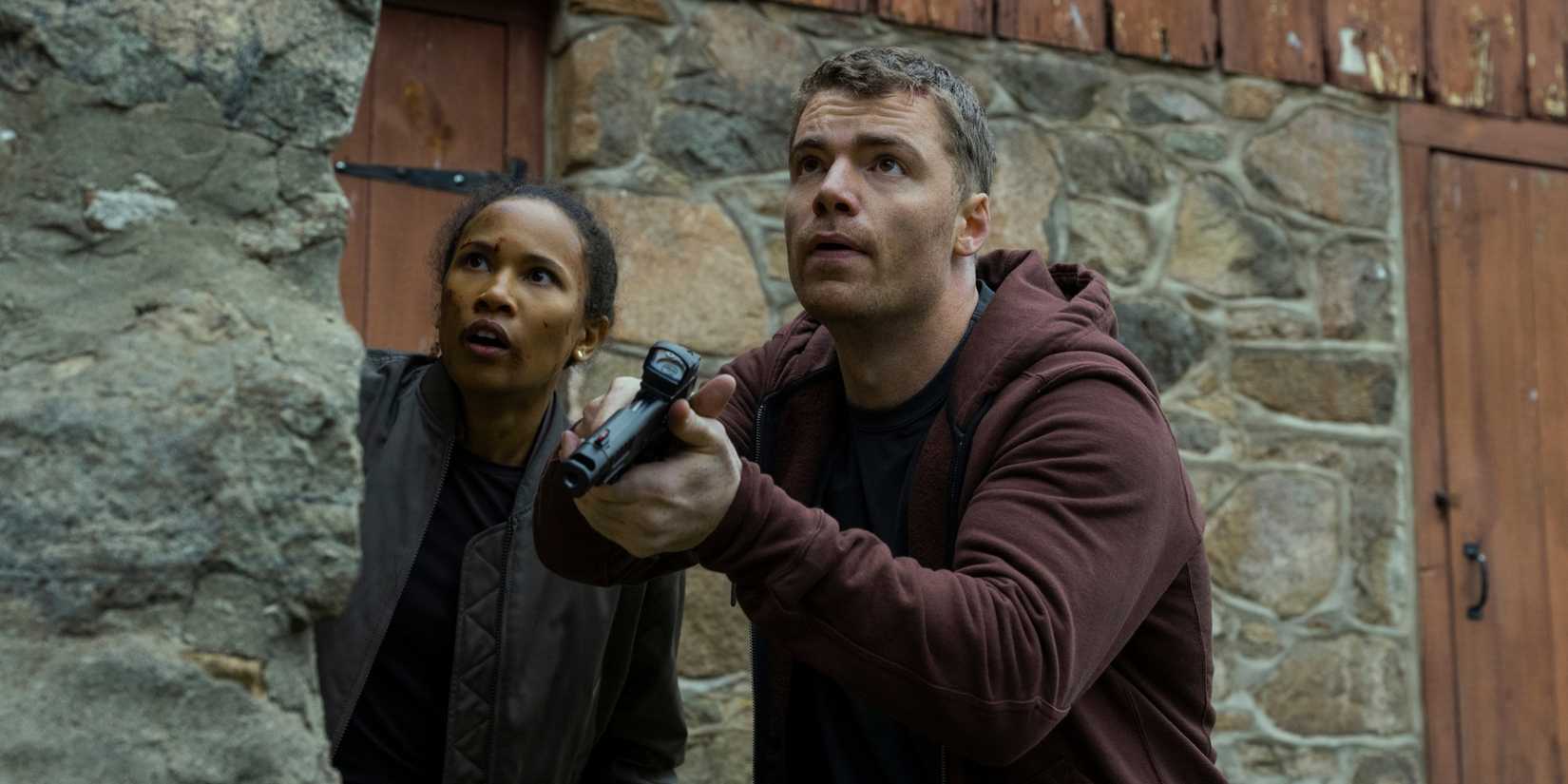 Fola Evans-Akingbola as Chelsea Arrington and Gabriel Basso as Peter Sutherland in Season 3 of 'The Night Agent.'