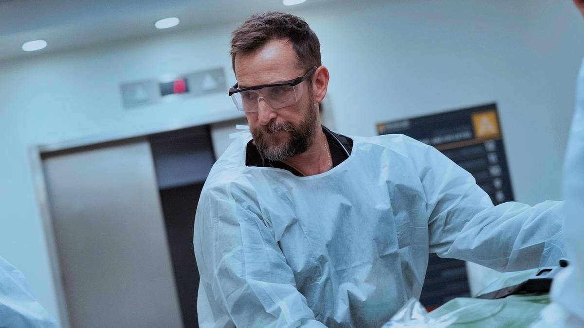 ‘The Pitt’s Most Brutal Patient Case After 6 Intense Hours Is Impossible To Look Away From