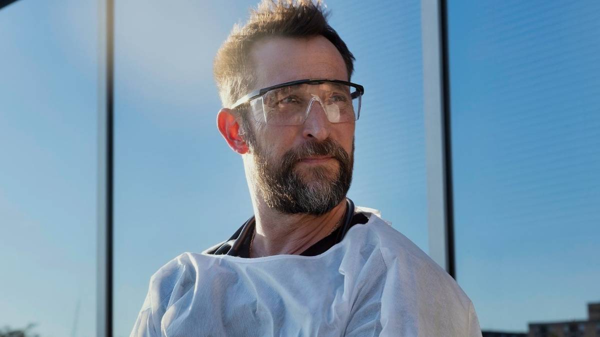 Noah Wyle in The Pitt Season 2 Episode 7