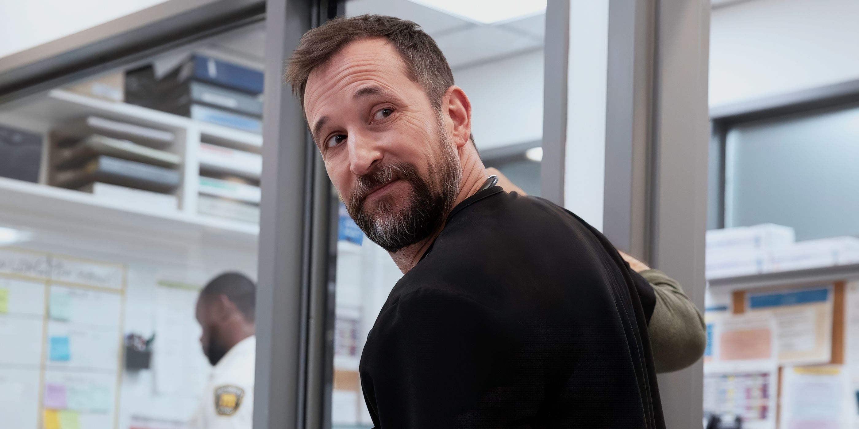 'The Pitt's Noah Wyle Reacts to That Heartbreaking Patient Death: "It's a Funeral With a Clock"