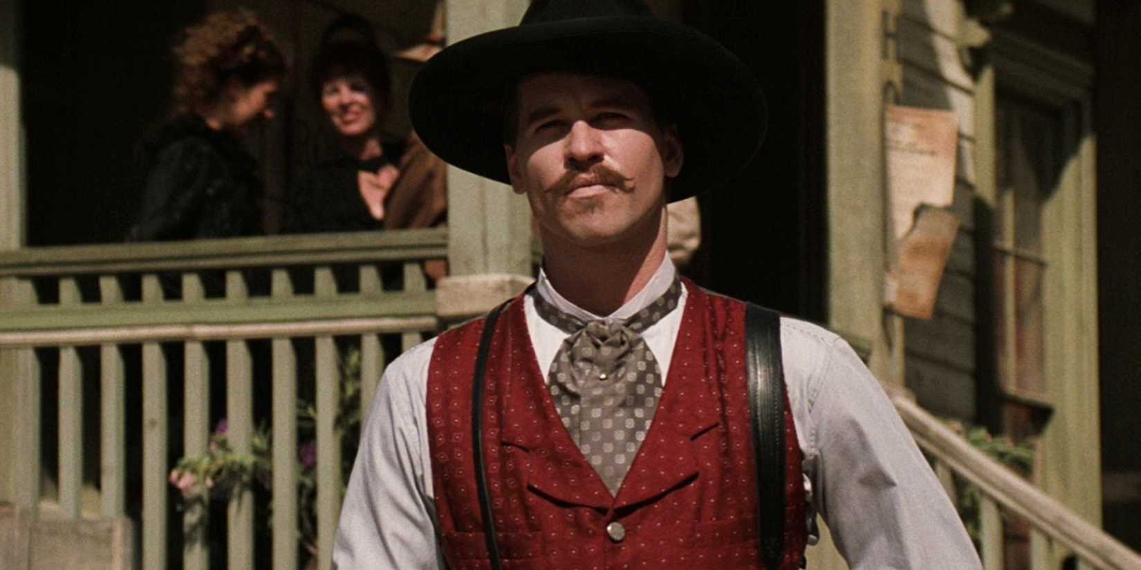 Val Kilmer como Doc Holliday em Tombstone (1993)