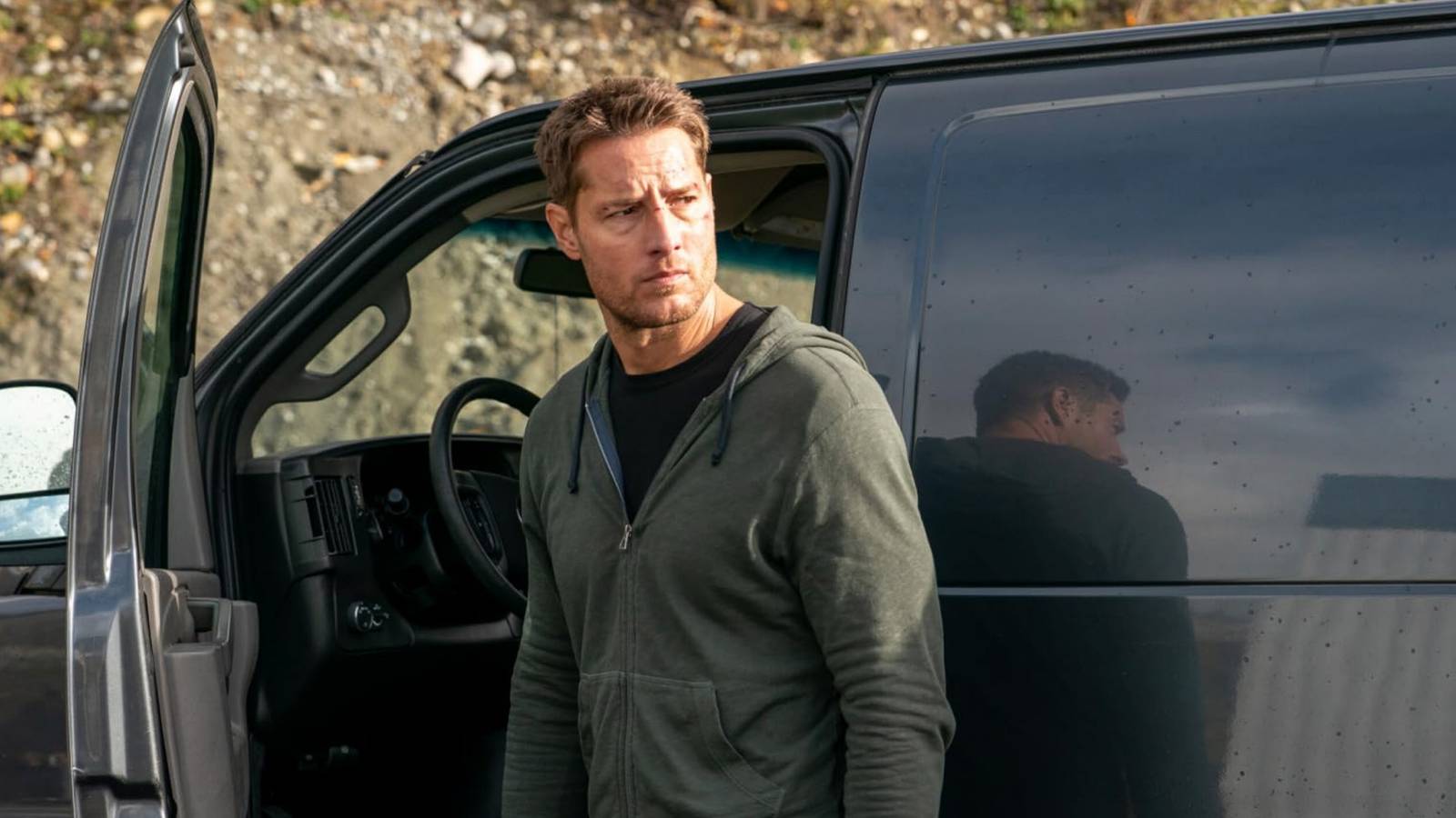 Colter Shaw (Justin Hartley) on an investigation in the 'Tracker' episode 