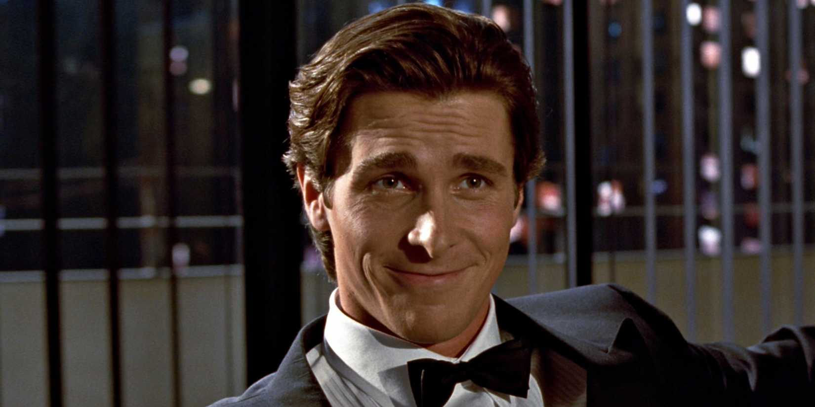 Patrick Bateman smilin in American Psycho