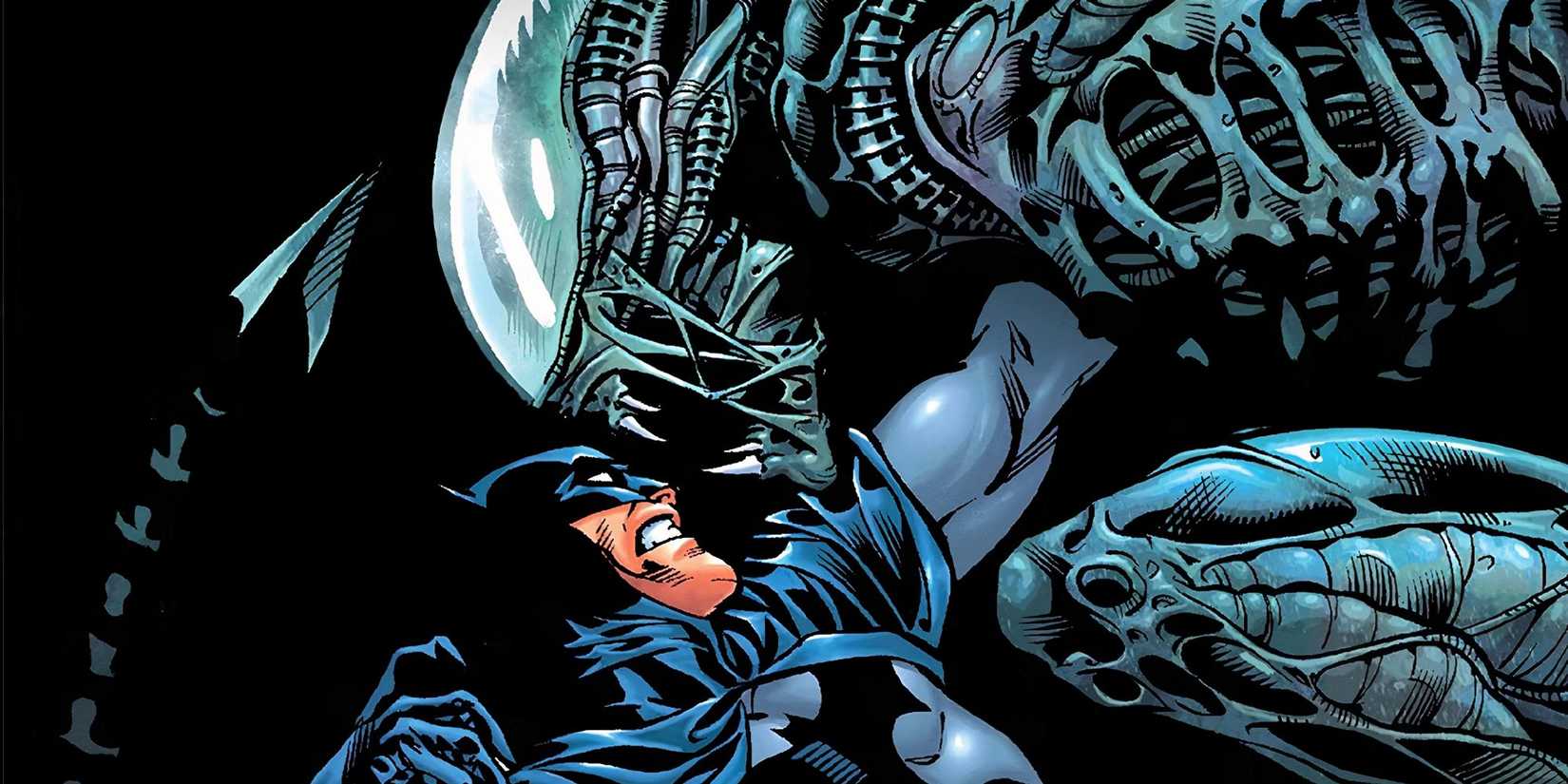 Batman fighting a Xenomorph in DC Comics
