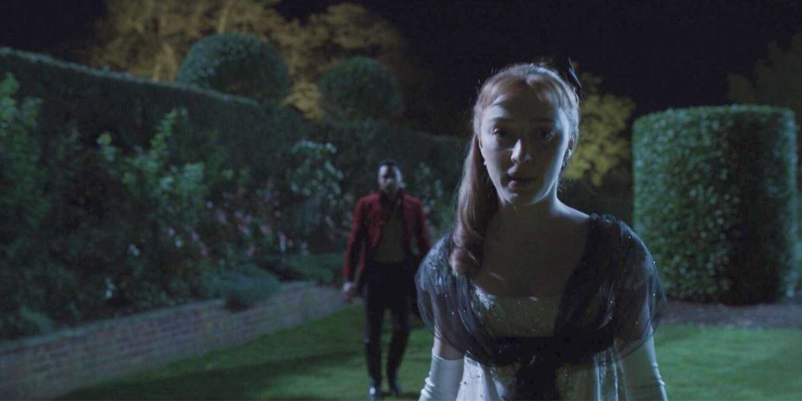 Regé-Jean Page as Simon and Phoebe Dynevor as Daphne in 'Bridgerton.'