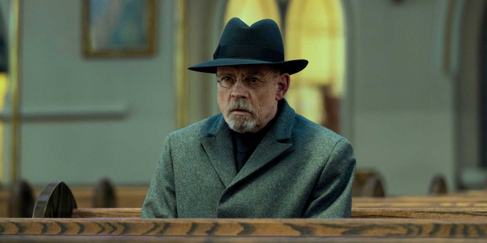 THE FALL OF THE HOUSE OF USHER, Mark Hamill, 'A Midnight Dreary', (Season 1, ep. 101, aired Oct. 12, 2023). photo: Eike Schroter / ©Netflix / Courtesy Everett Collection