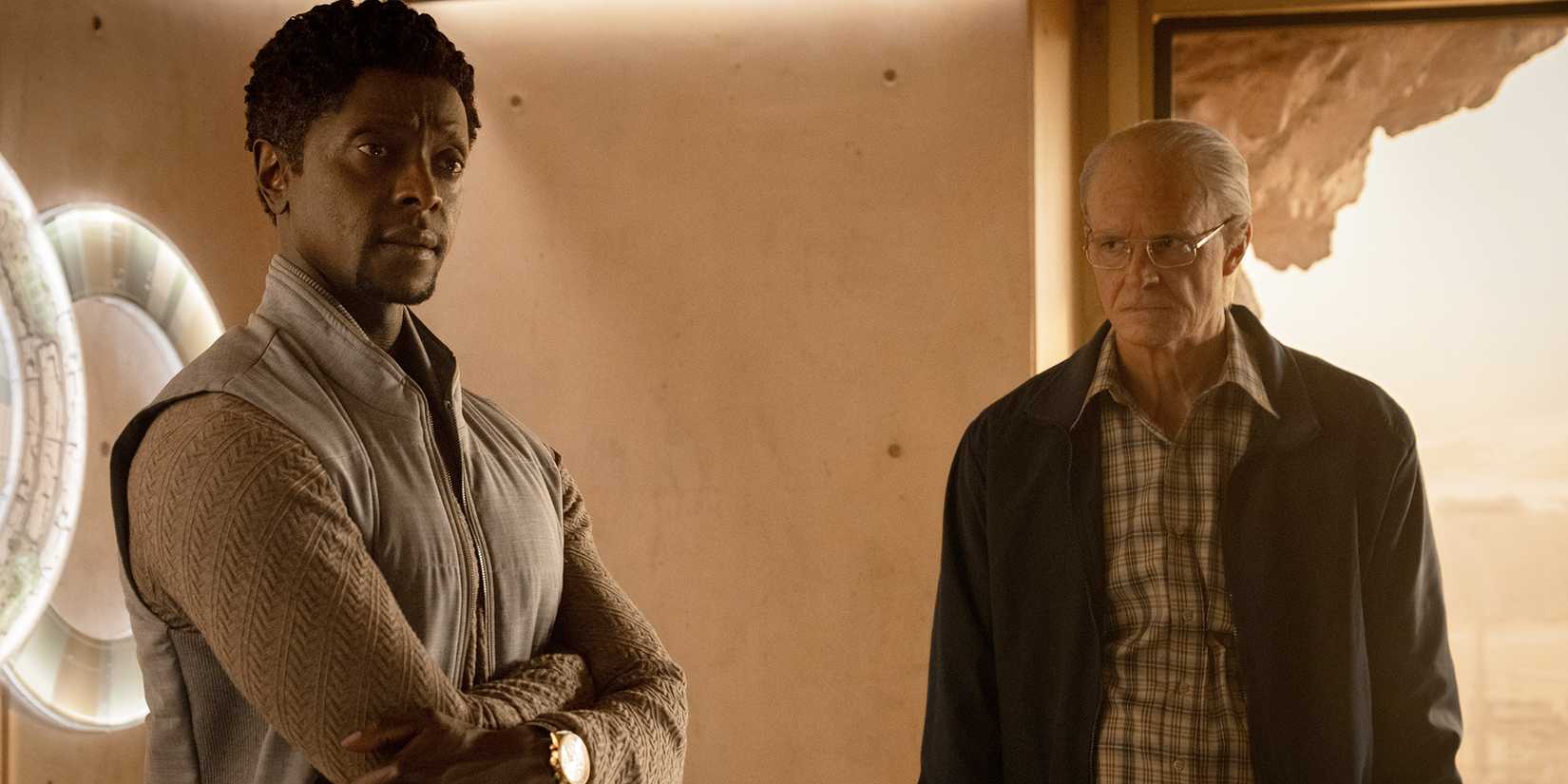 Edi Gathegi and Joel Kinnaman in For All Mankind