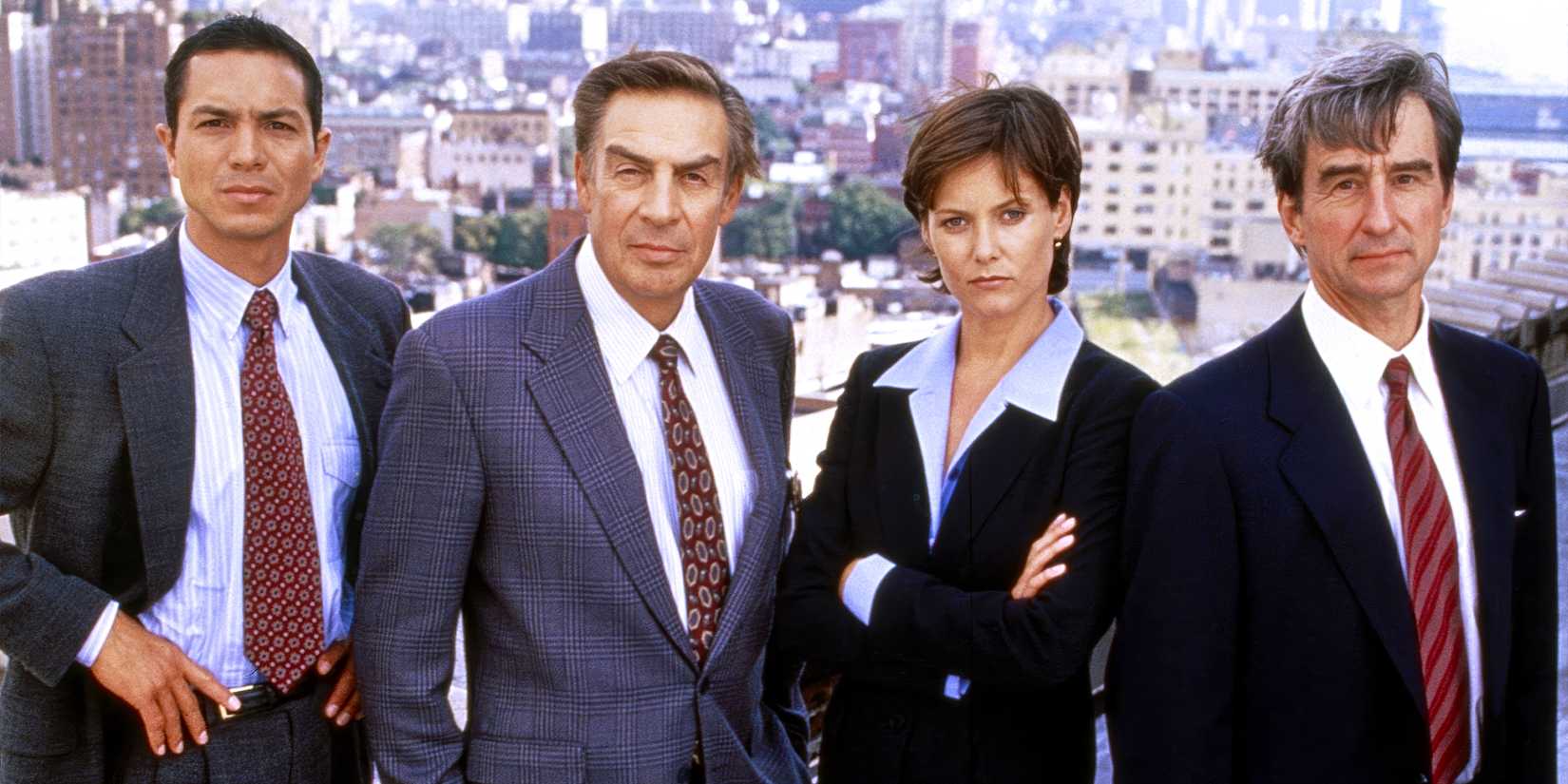 بنجامين برات، وجيري أورباخ، وكاري لويل، وسام واترستون في القانون والنظام.