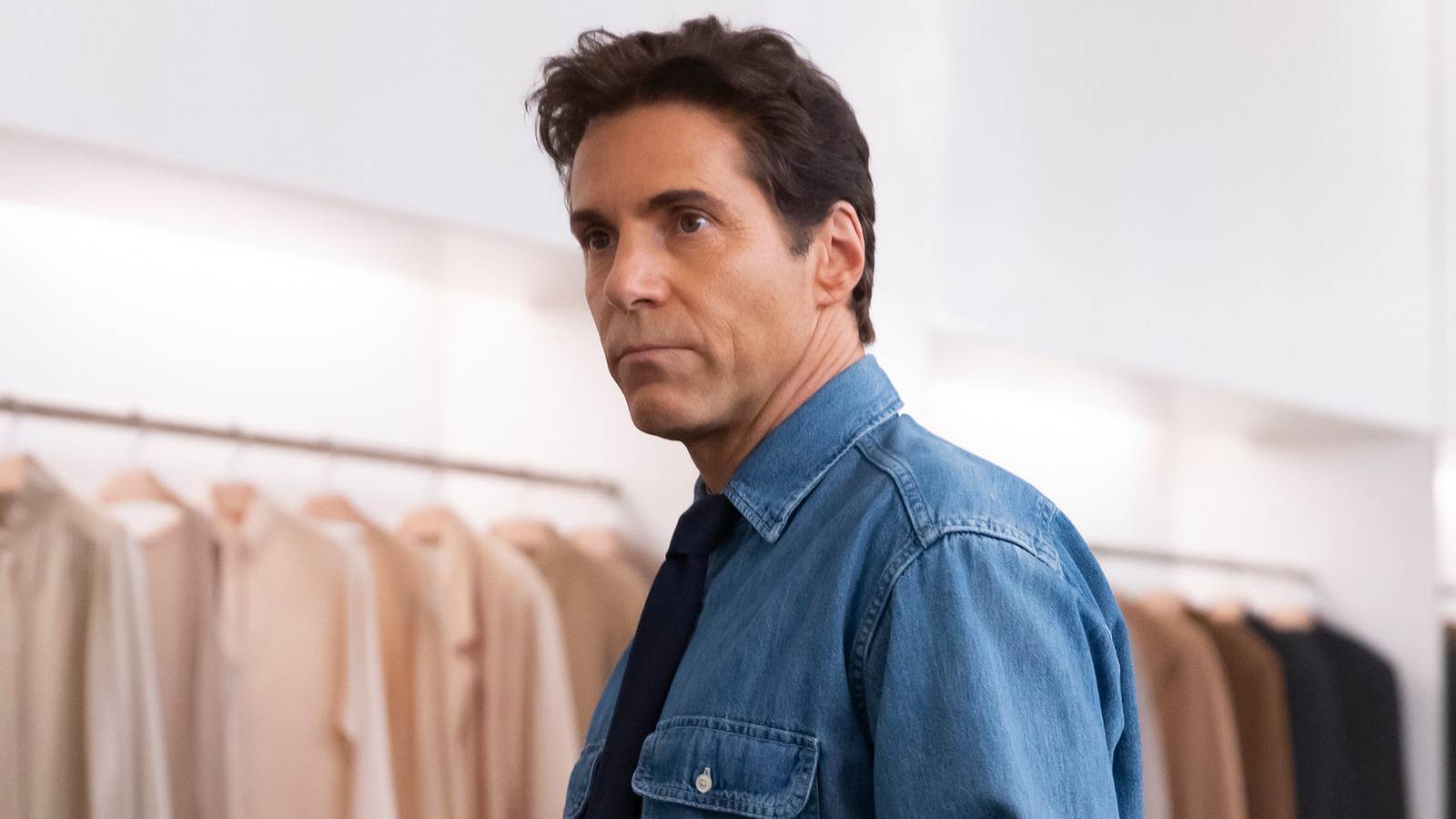 Alessandro Nivola Fires Back: 'Love Story' Star Confronts JFK Jr. Family Criticism!