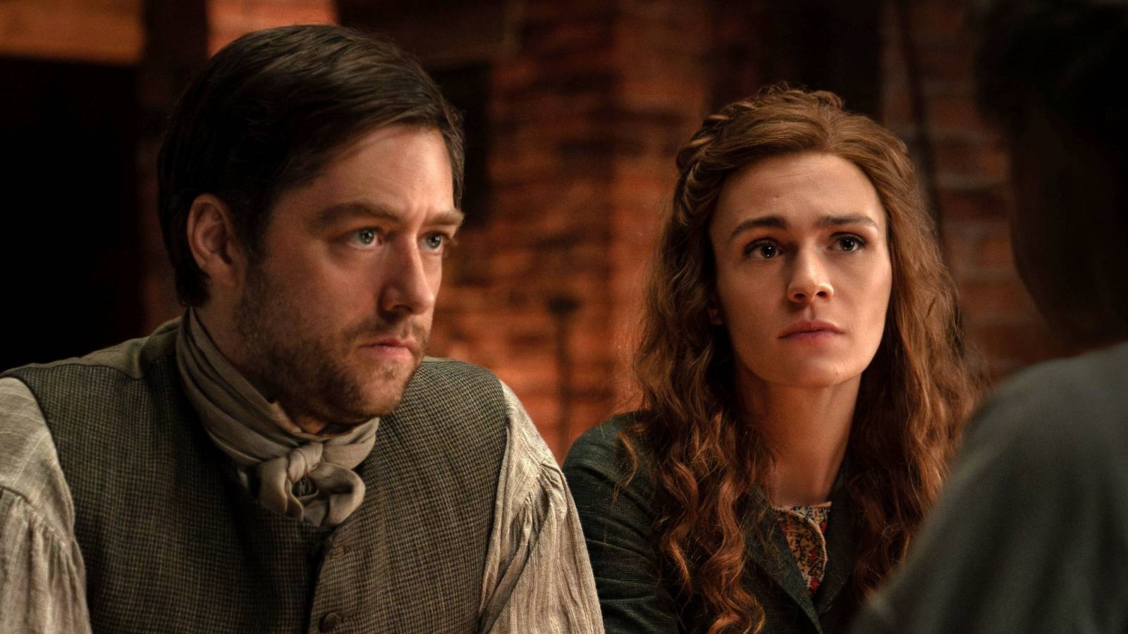 Outlander Season 8 Interview | Sophie Skelton & Richard Rankin