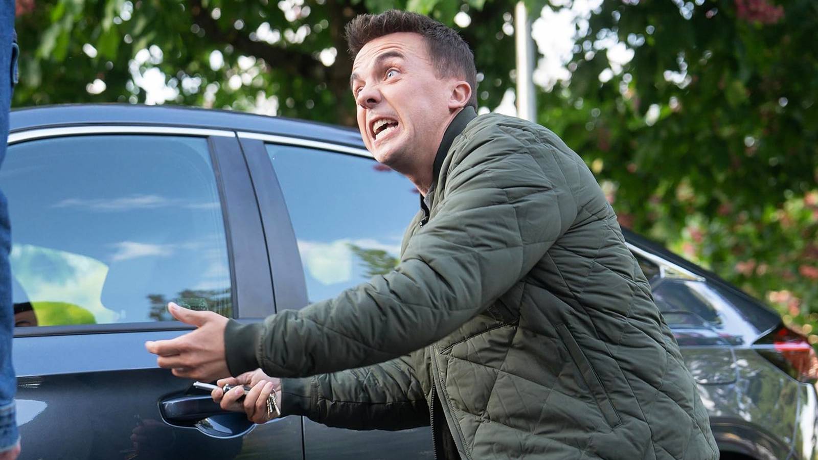 Frankie Muniz Breaks Down How the 'Malcolm in the Middle' Revival Destroys His "Perfect" New Life