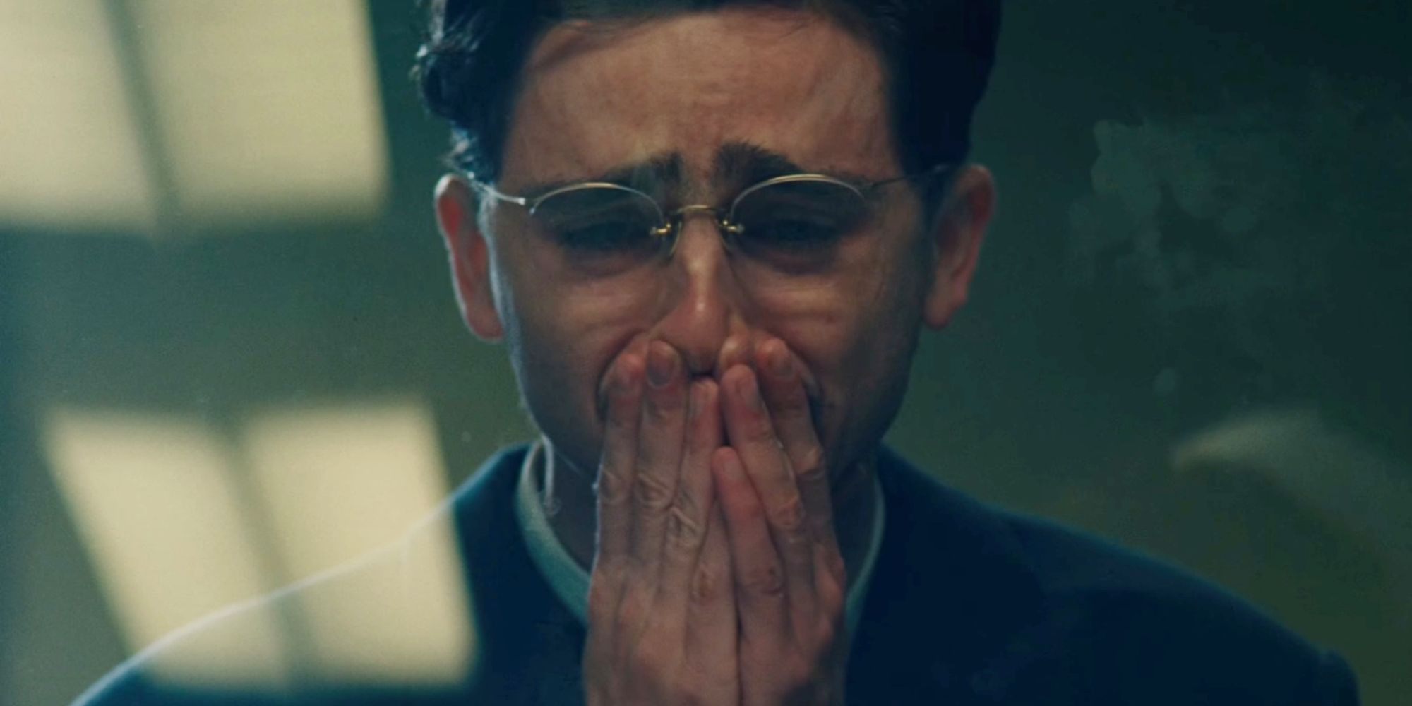 Timothée Chalamet as Marty Mauser crying during the end scene of Marty Supreme (2025)