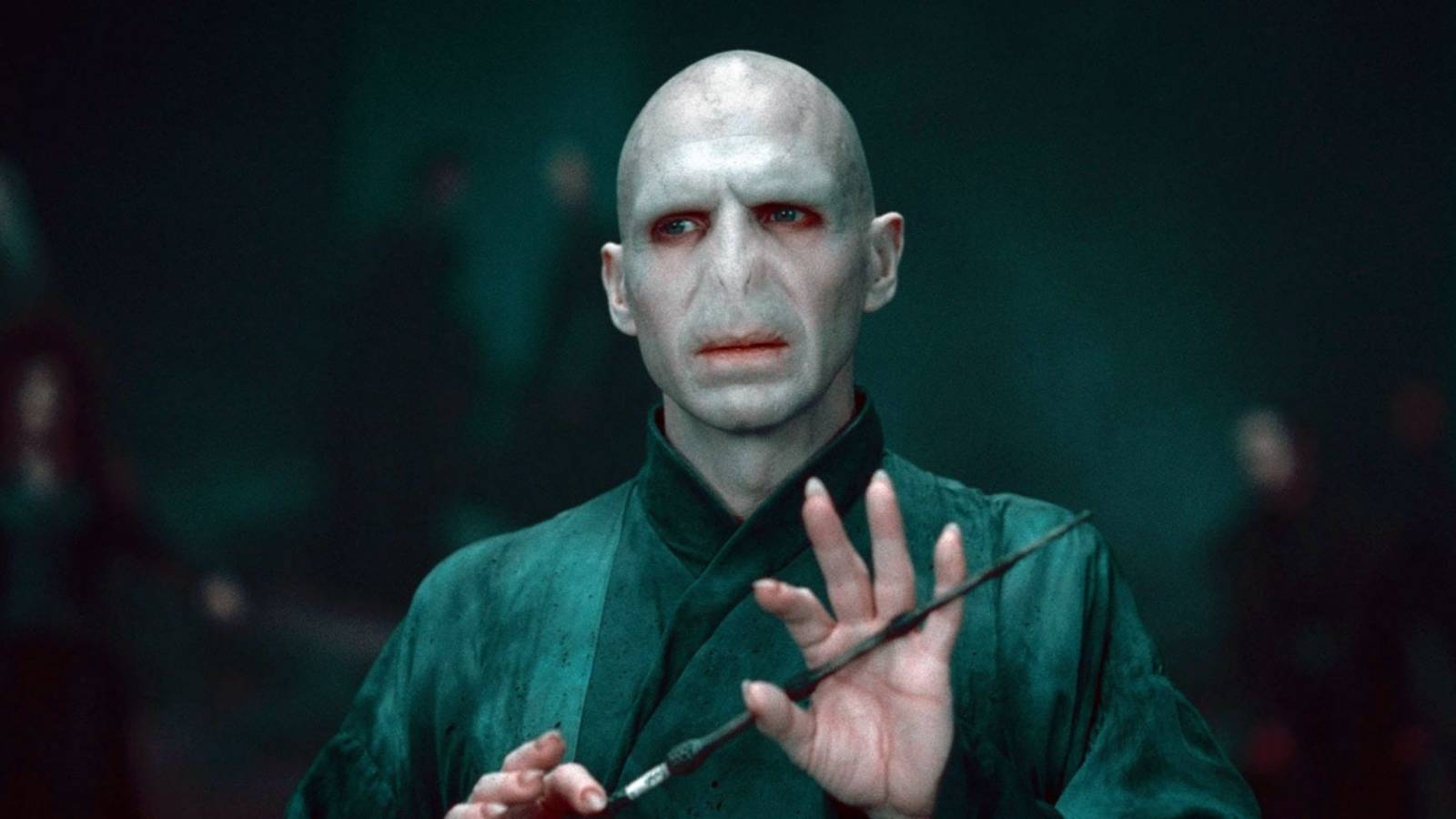 Only 5 Harry Potter Characters Are More Powerful Than Lord Voldemort