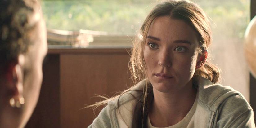 Jane Driscoll during a flashback in Paradise Season 2 Episode 6