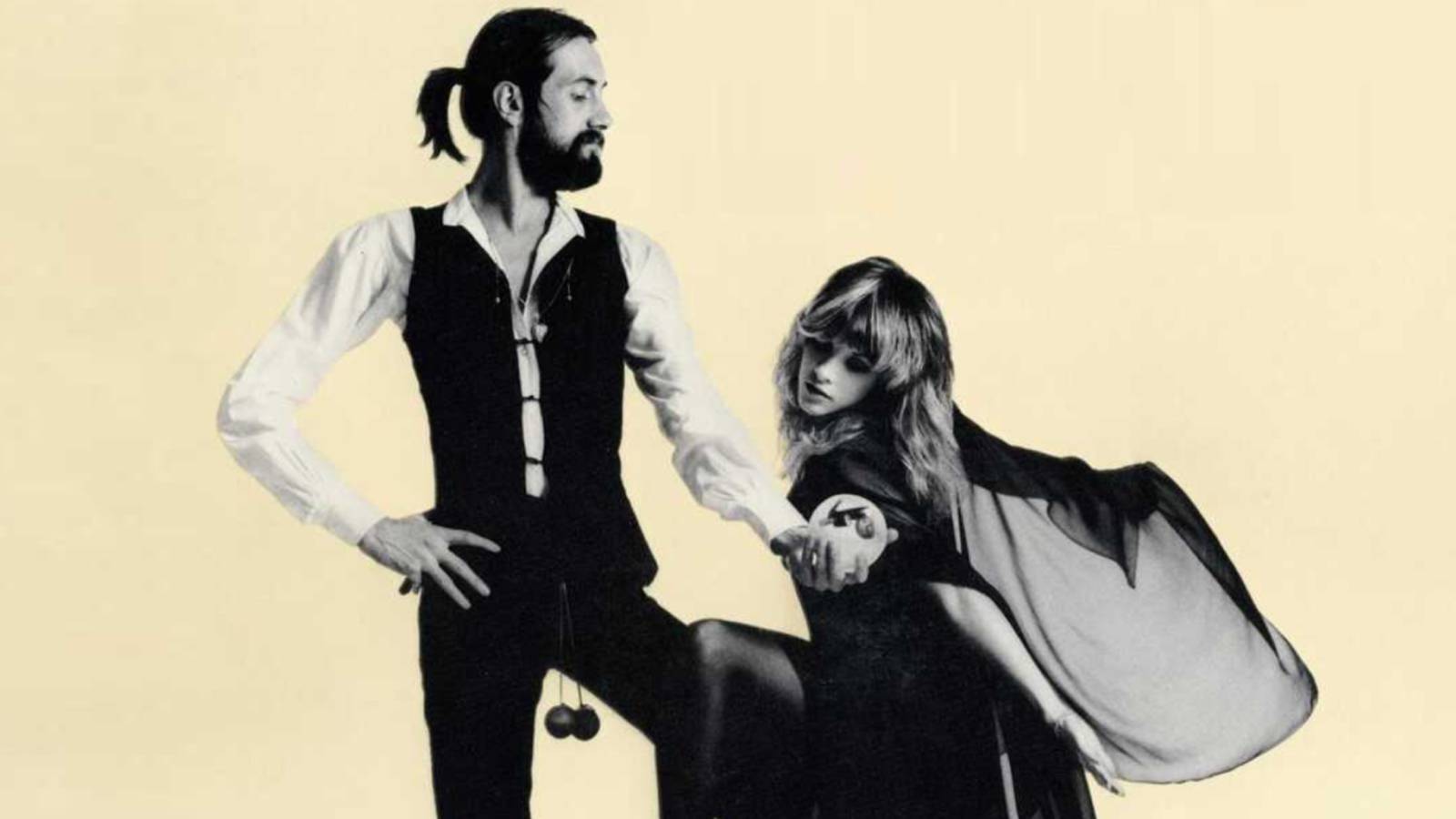 10 Classic Rock Albums To Listen to If You Love Fleetwood Mac's Greatest Album of All Time