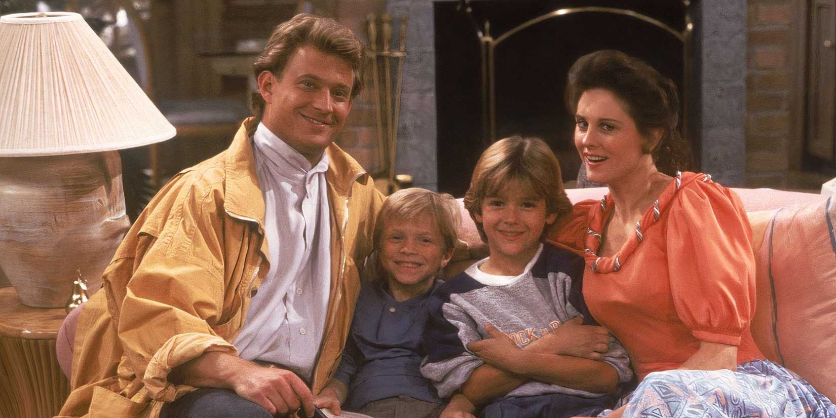 The main cast of 'The Charmings'