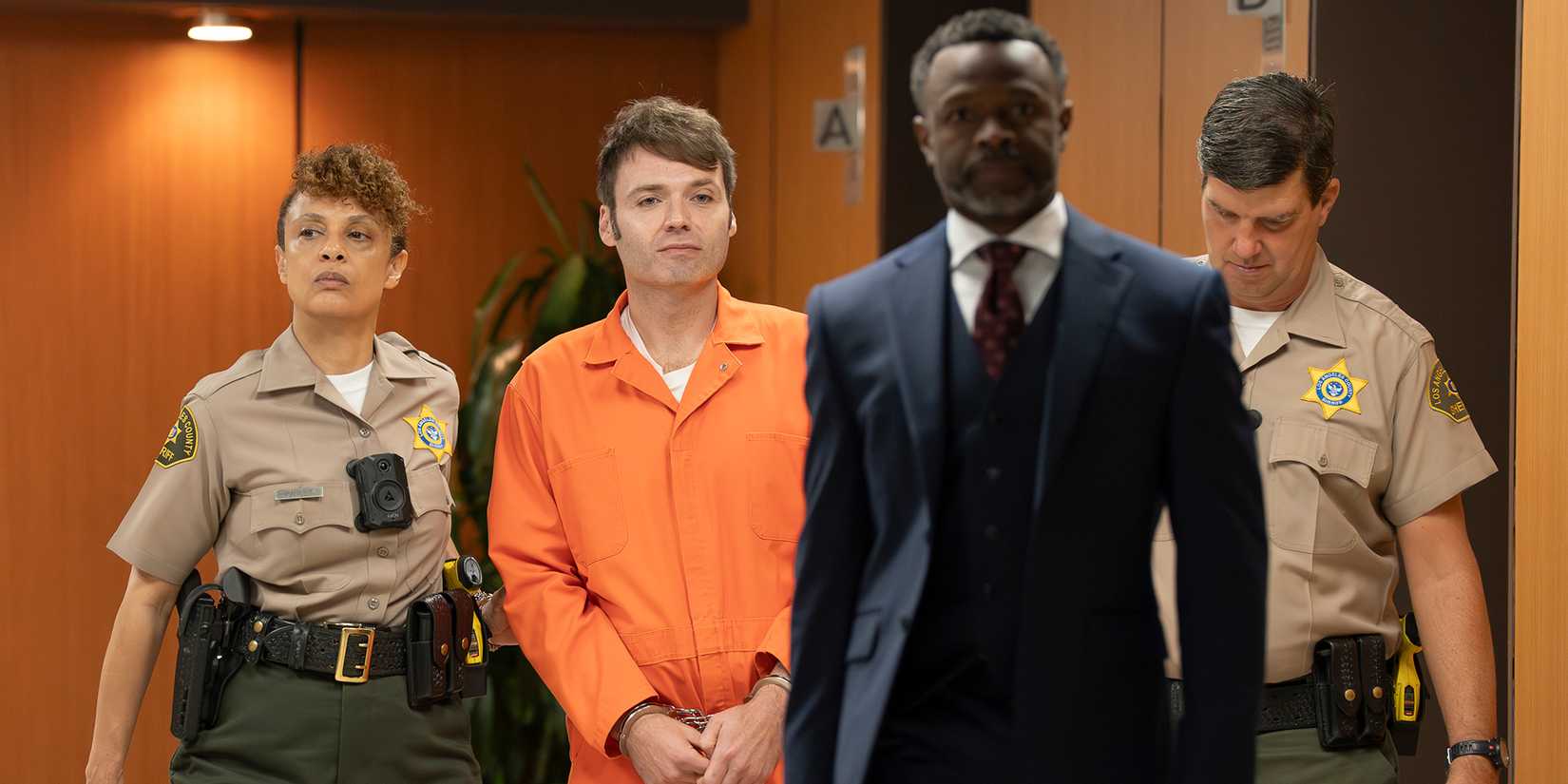 Seth Gabel and Sean Patrick Thomas in The Rookie