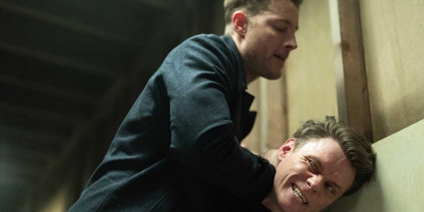 Colter Shaw (Justin Hartley) battles a man (Sean Kohnke) in the 'Tracker' episode "To the Bone"