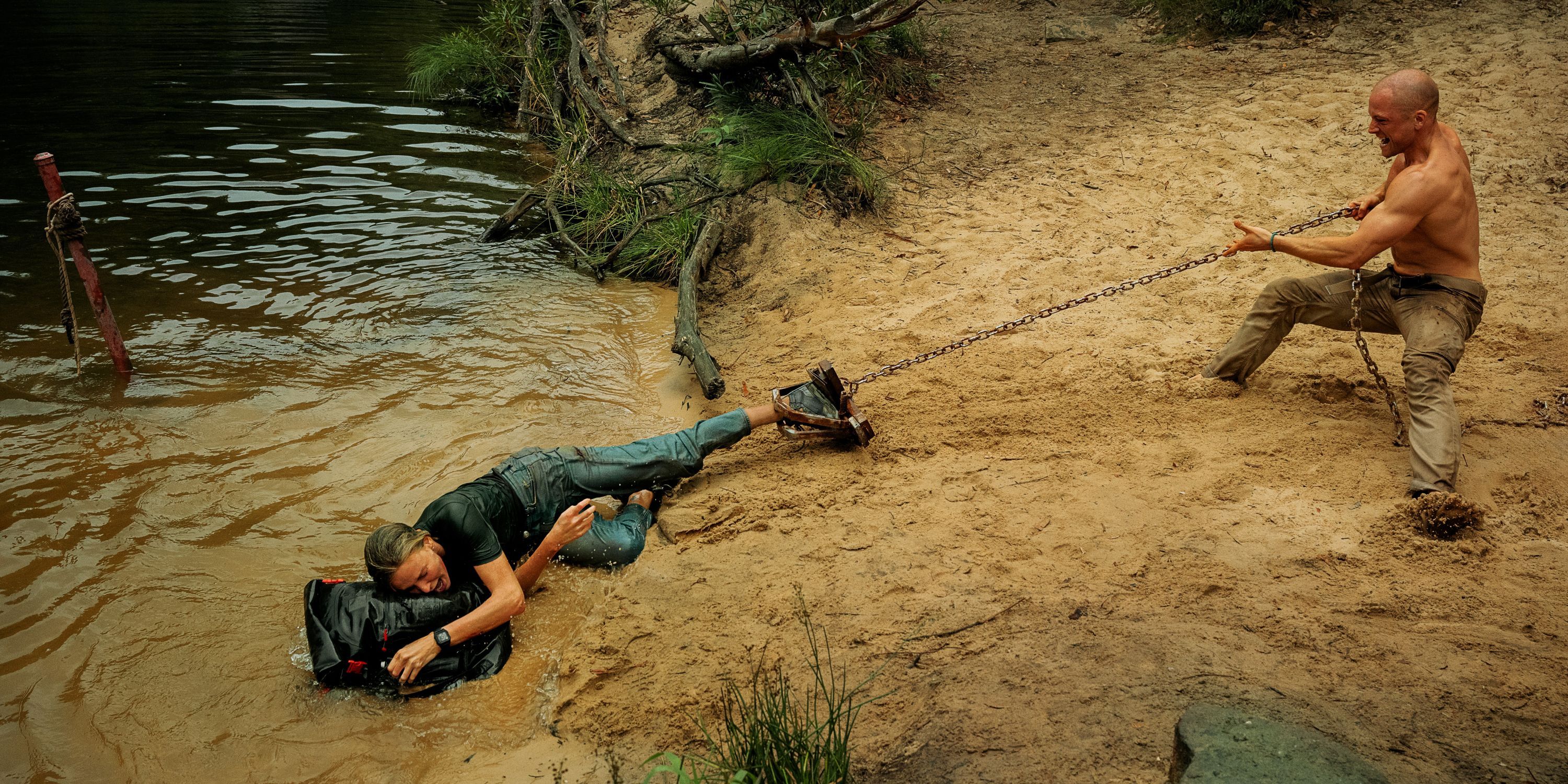 Netflix's New Thriller 'Apex' Puts Charlize Theron Through Hell — and ...