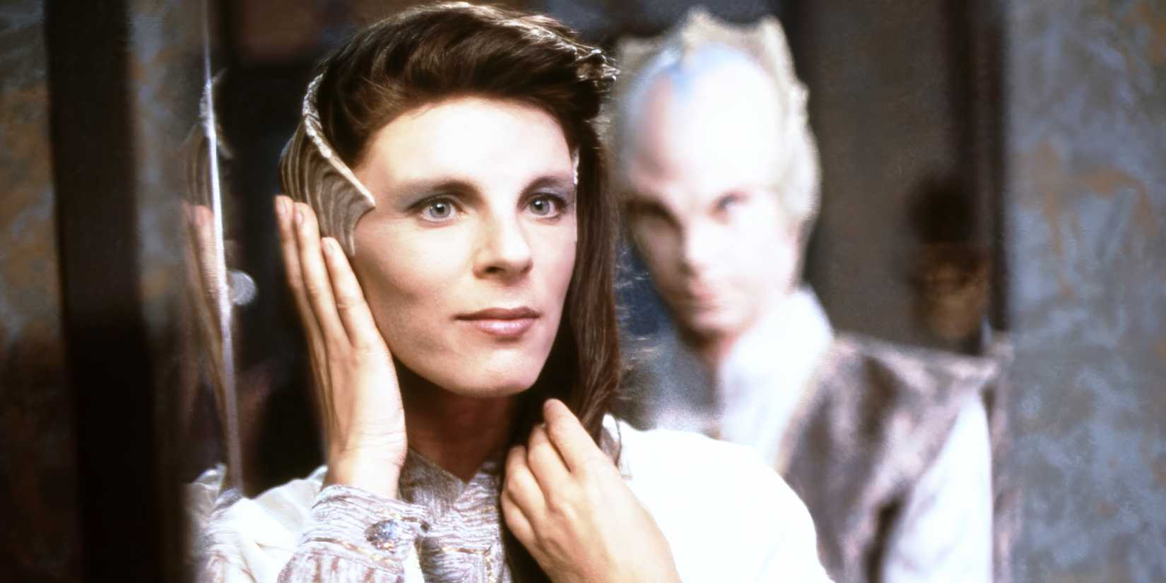 BABYLON 5, (from left): Mira Furlan, Billy Mumy, (Season 1), 1994-98. © Babylonian Prod. / Courtesy: Everett Collection