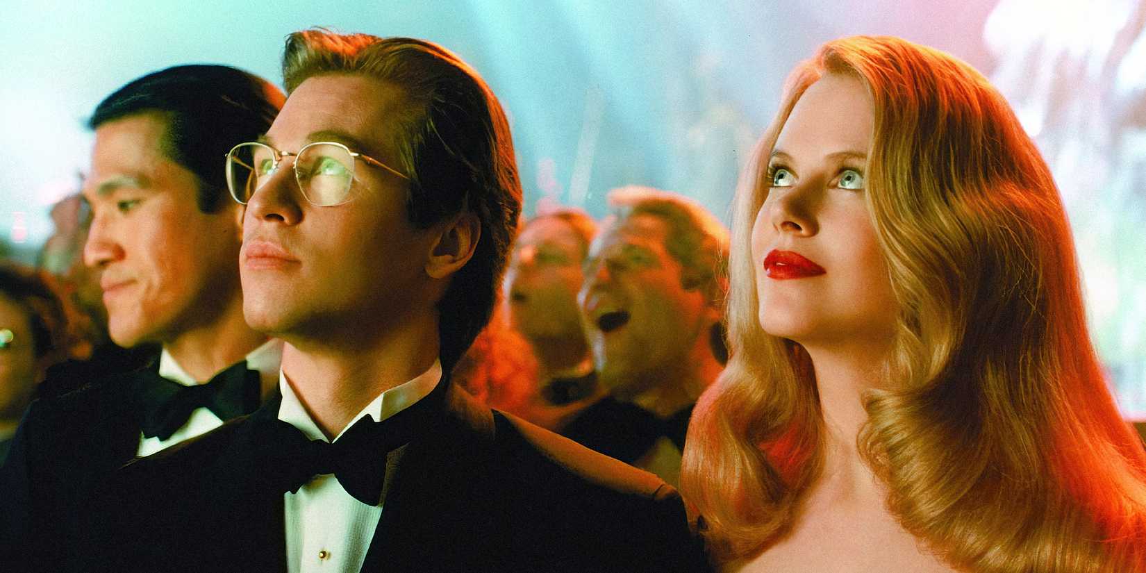 Bruce Wayne (Val Kilmer) and Dr. Chase Meridian (Nicole Kidman) in 'Batman Forever.'