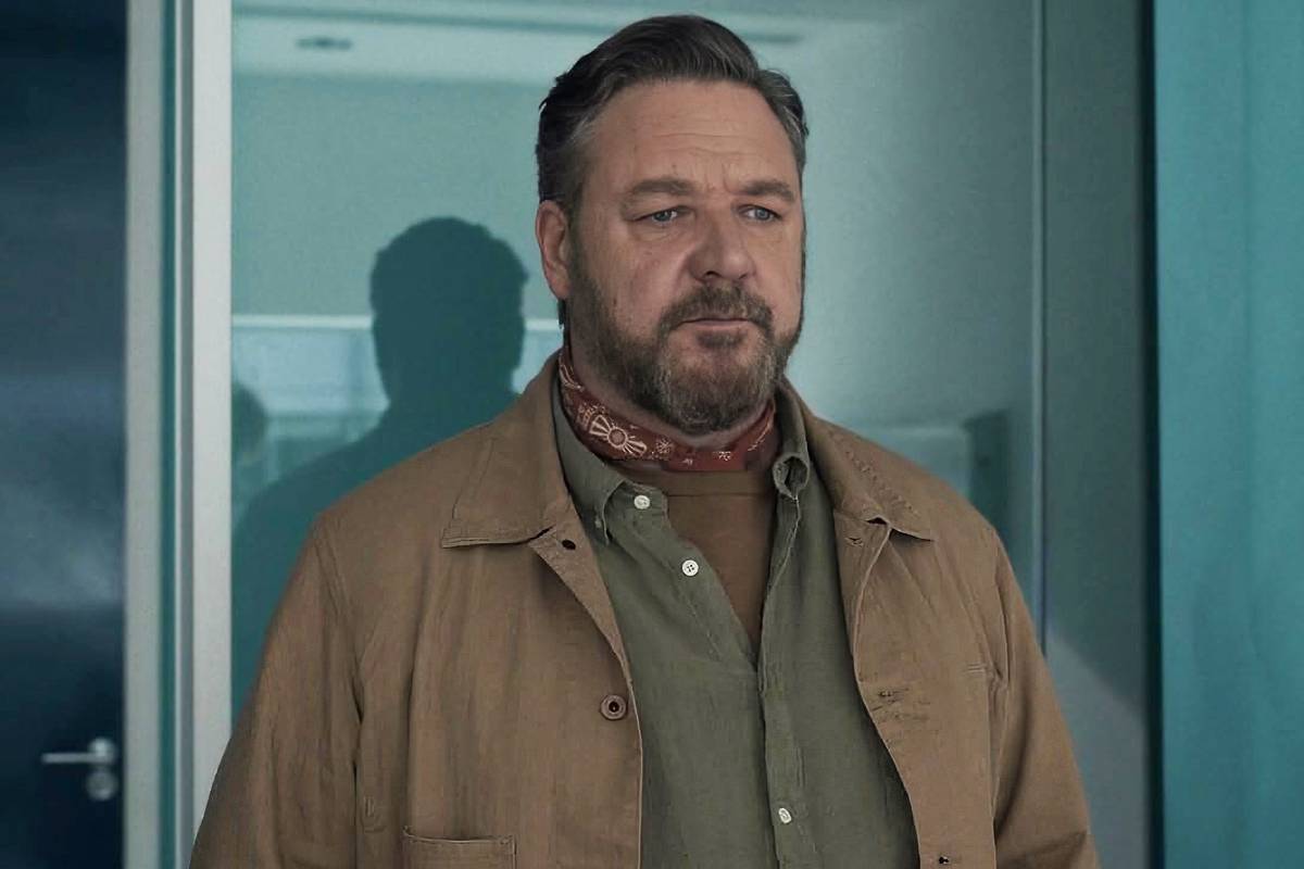 Russell Crowe as Nikolai in the film Kraven Hunter