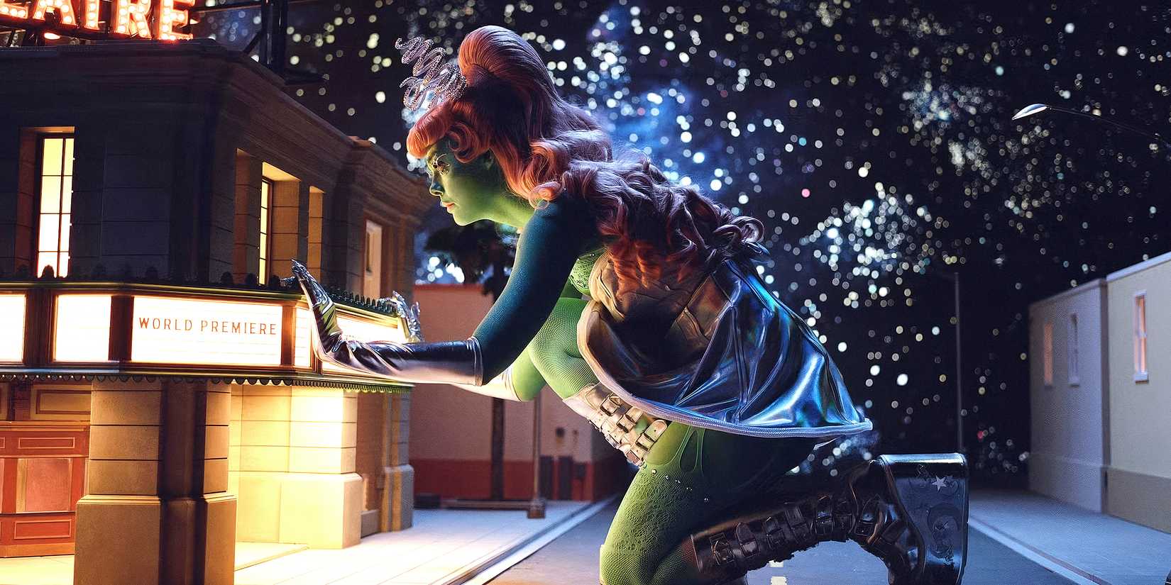 Margo's-Got-Money-Troubles-Elle-Fanning-2