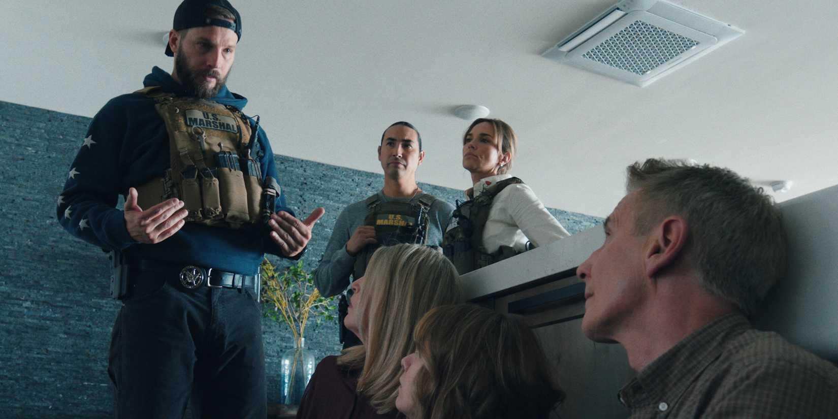 Pete Calvin (Logan Marshall-Green), Miles Kittle (Tatanaka Means), and Belle Skinner (Arielle Kebbel) help the Ayers family in the 'Marshals' episode "Family Business"