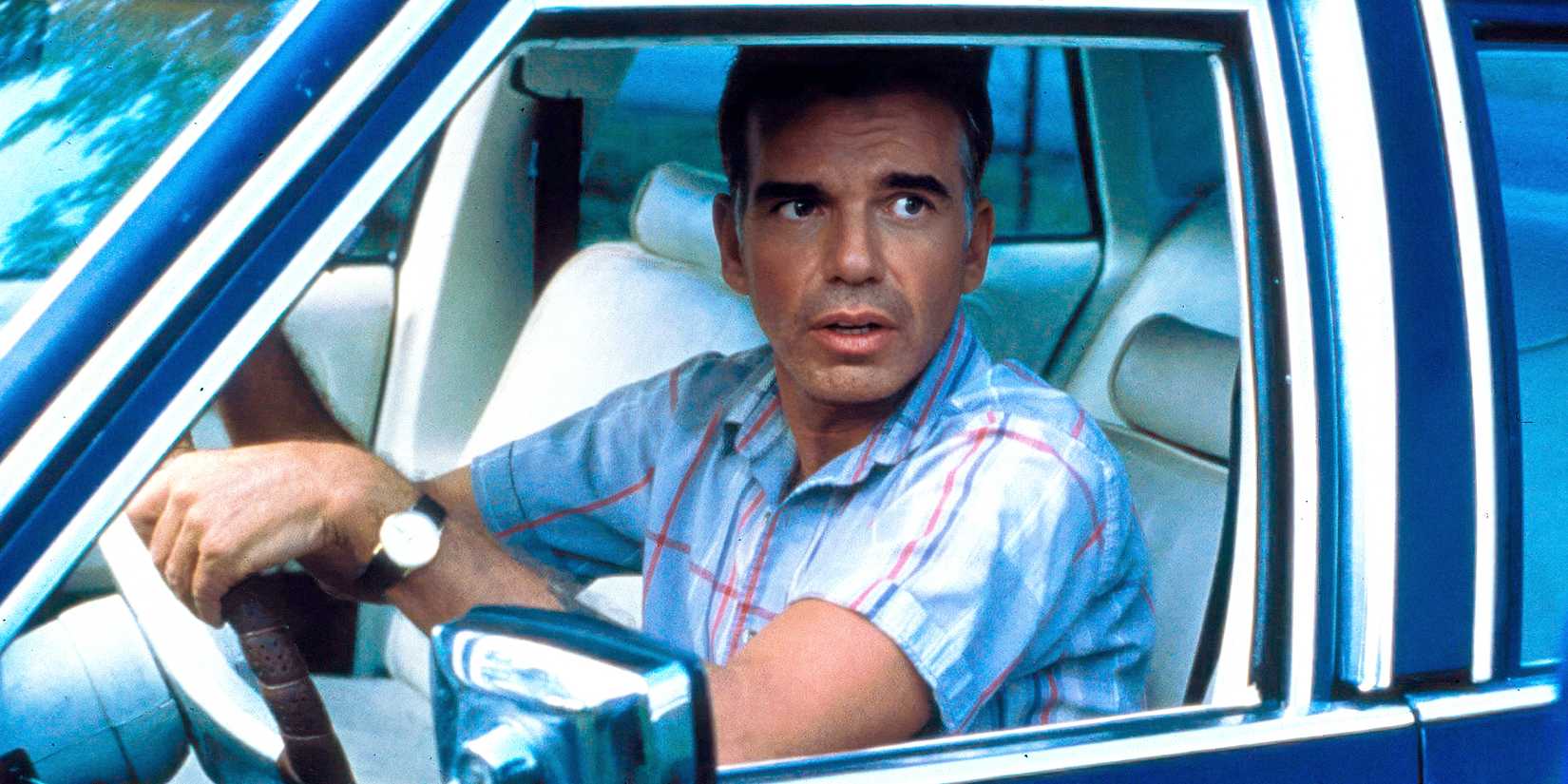 Hank Grotowski (Billy Bob Thornton) speaking to somebody from his car in 'Monster's Ball.'
