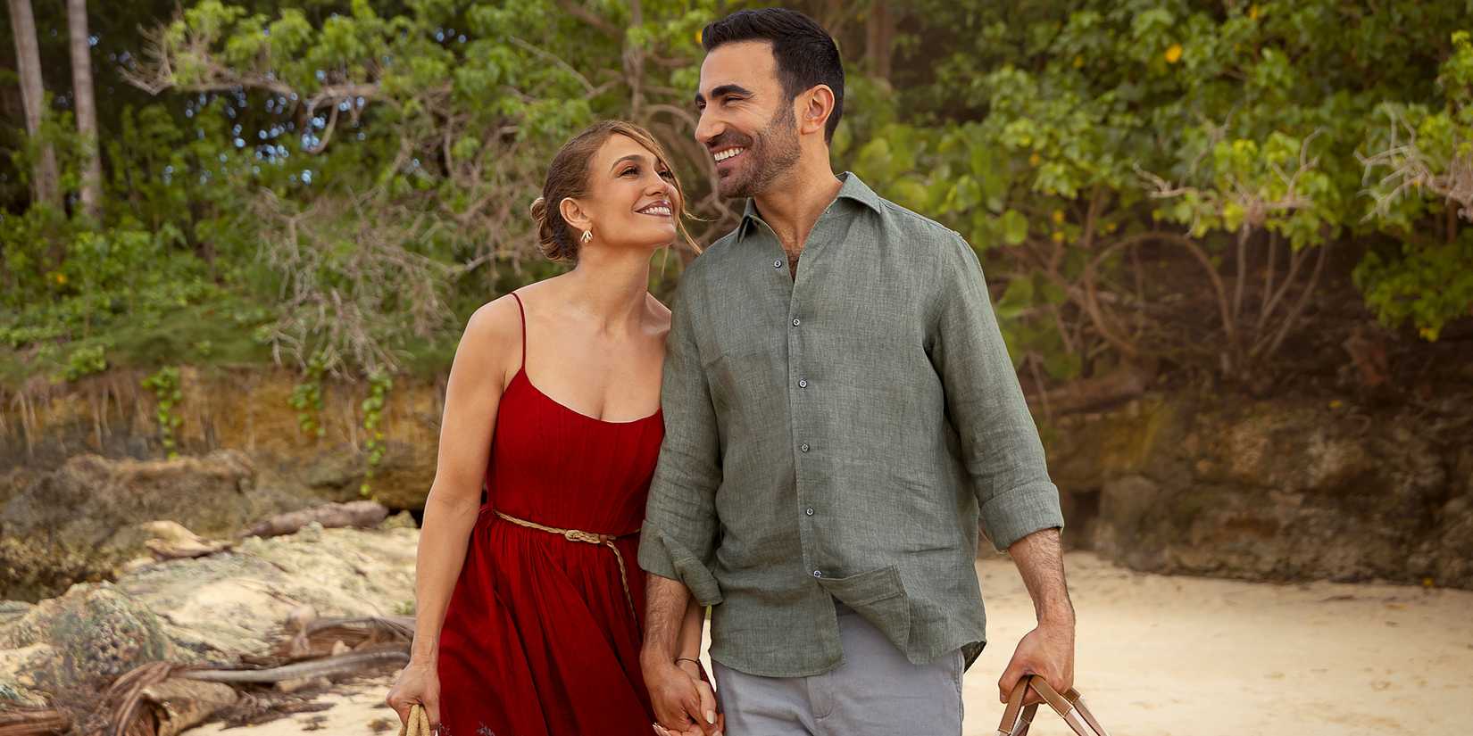 Jennifer Lopez and Brett Goldstein in Office Romance