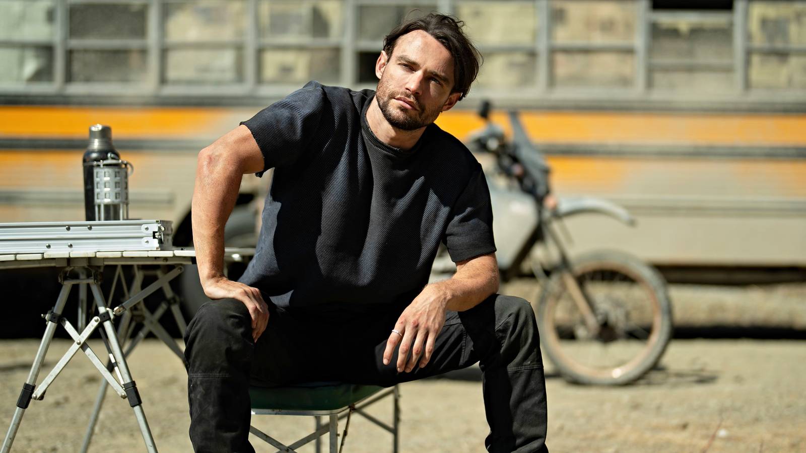 Thomas Doherty as Link in Paradise Season 2