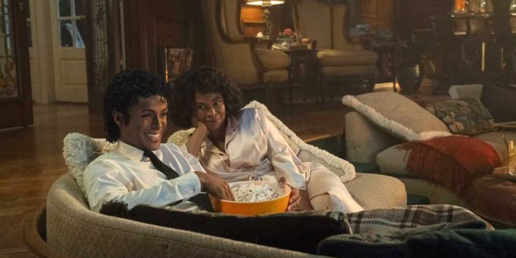 Jaafar Jackson and Nia Long as Michael and Katherine Jackson in Michael